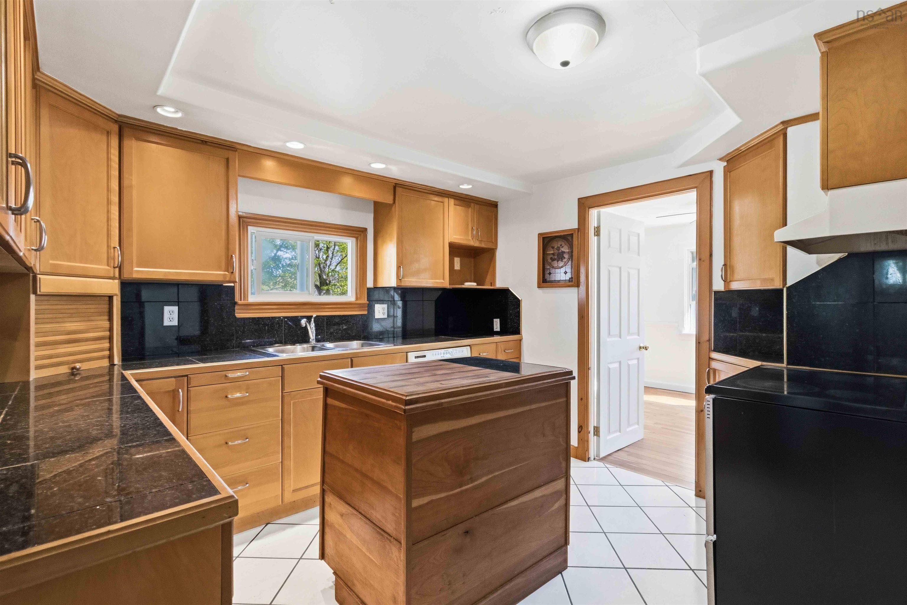 $349,900.00: 114 Lahave Street, Bridgewater
