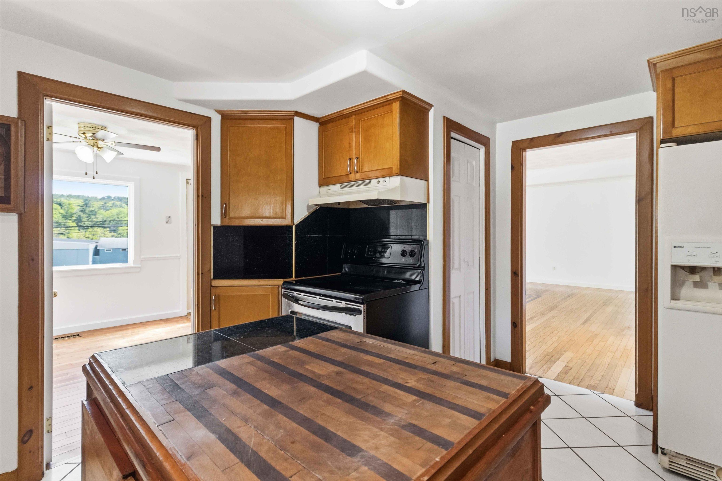 $349,900.00: 114 Lahave Street, Bridgewater