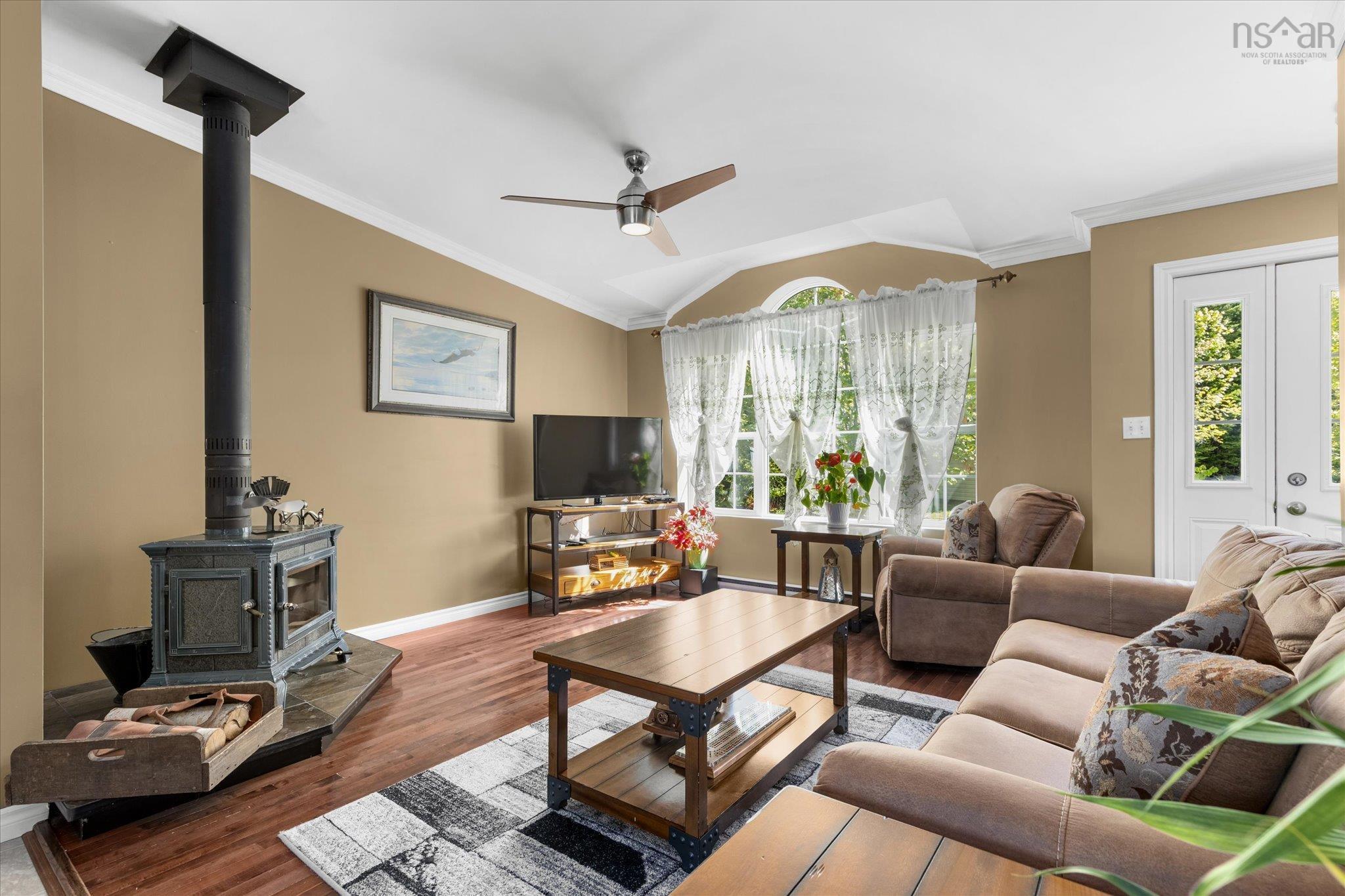 $649,999.00: 650 Sandy Point Road, Sandy Point
