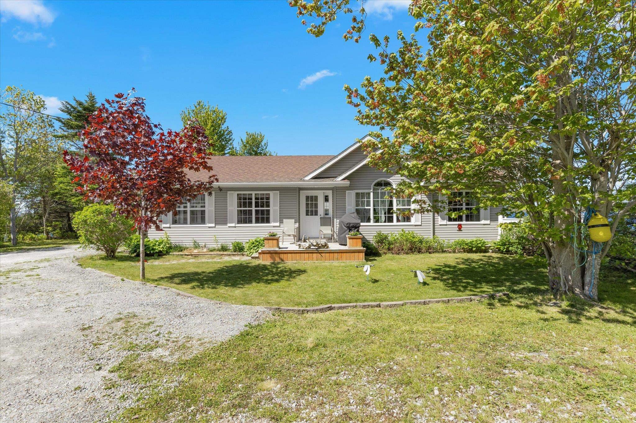 $649,999.00: 650 Sandy Point Road, Sandy Point