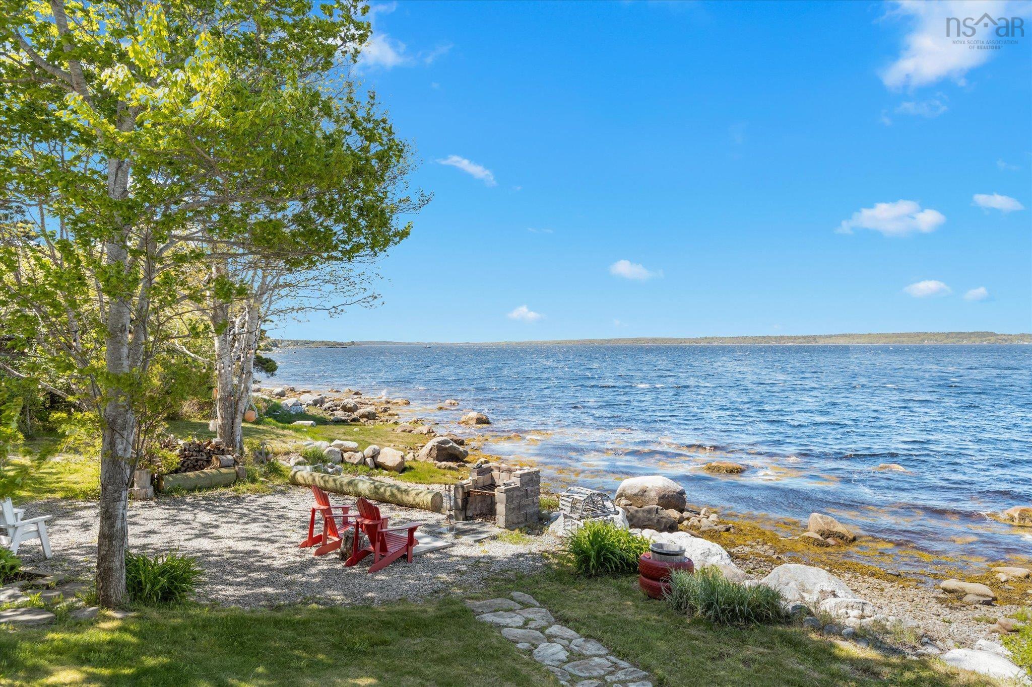$649,999.00: 650 Sandy Point Road, Sandy Point