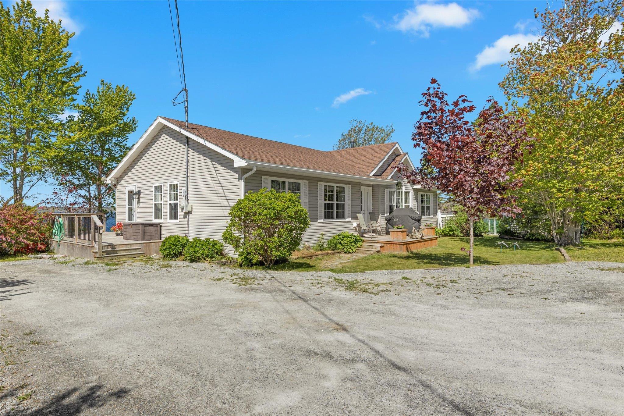 $649,999.00: 650 Sandy Point Road, Sandy Point