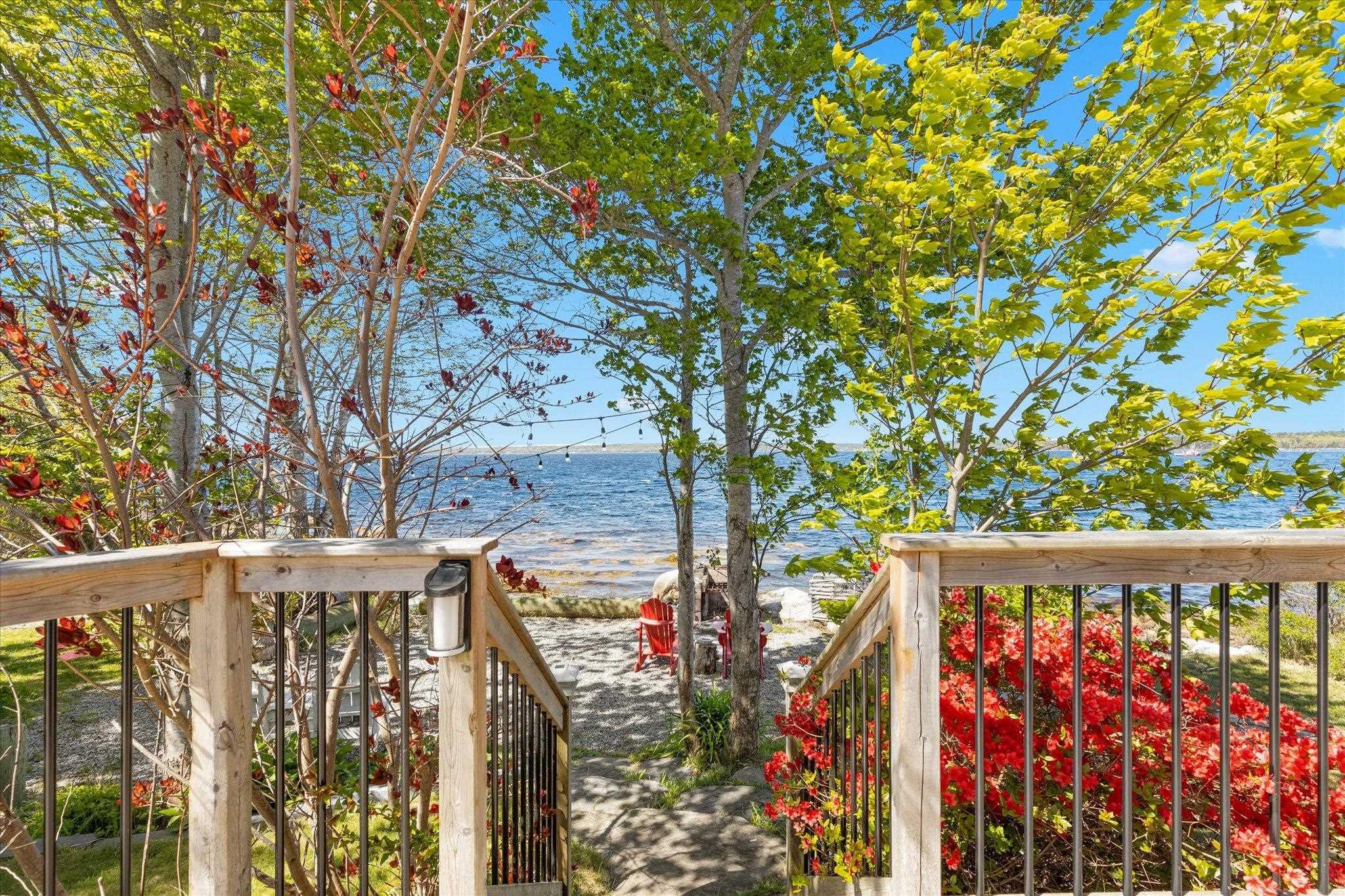 $649,999.00: 650 Sandy Point Road, Sandy Point