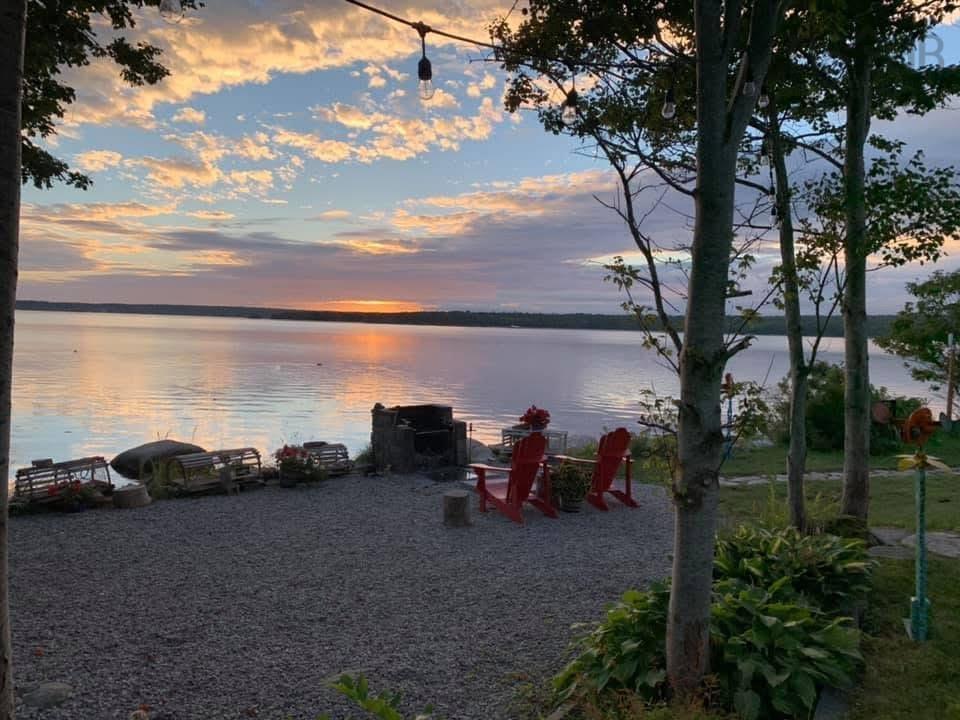 $649,999.00: 650 Sandy Point Road, Sandy Point