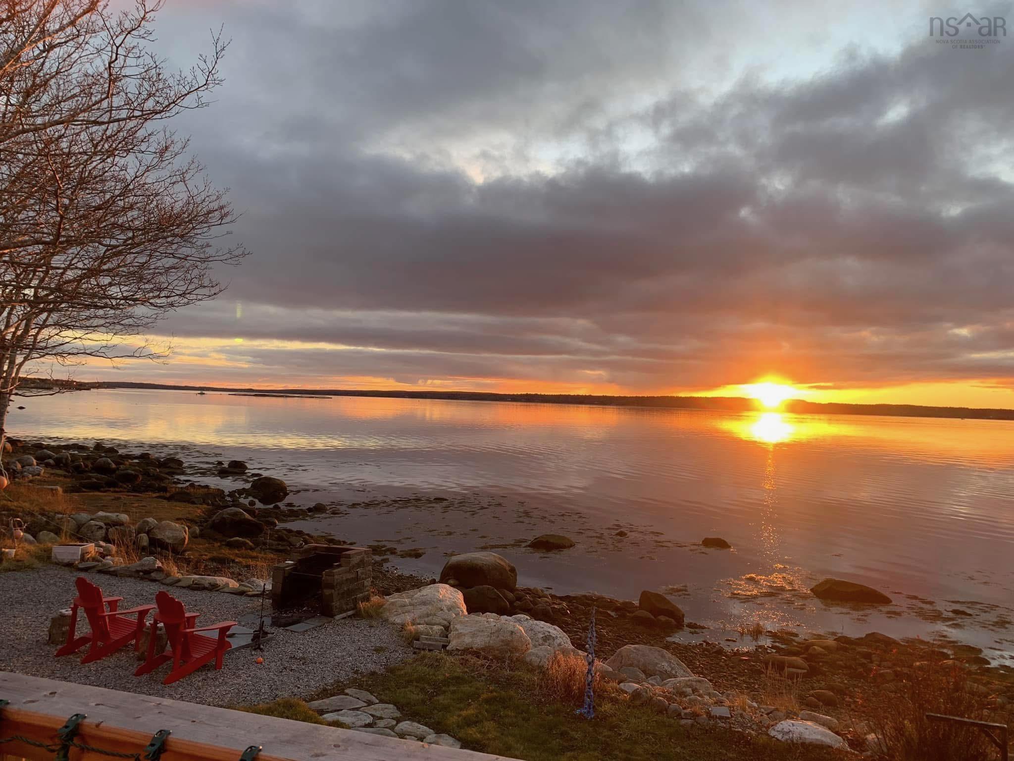 $649,999.00: 650 Sandy Point Road, Sandy Point