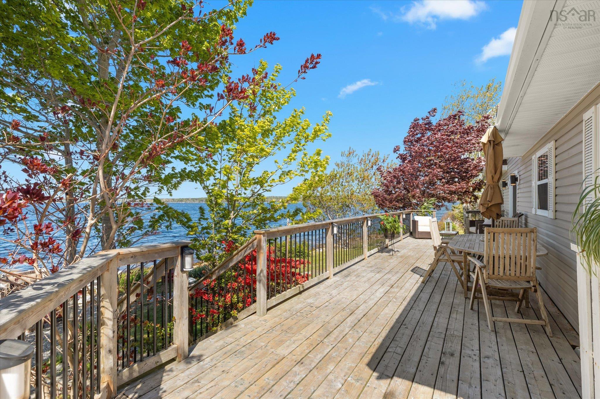 $649,999.00: 650 Sandy Point Road, Sandy Point
