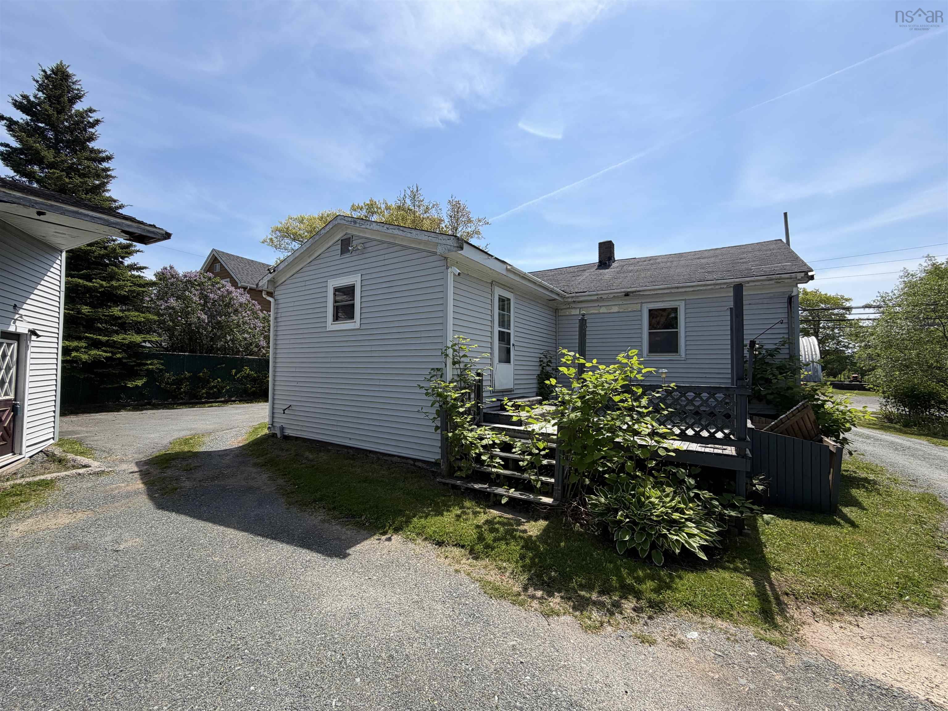 $399,900.00: 736 Highway 2, Elmsdale