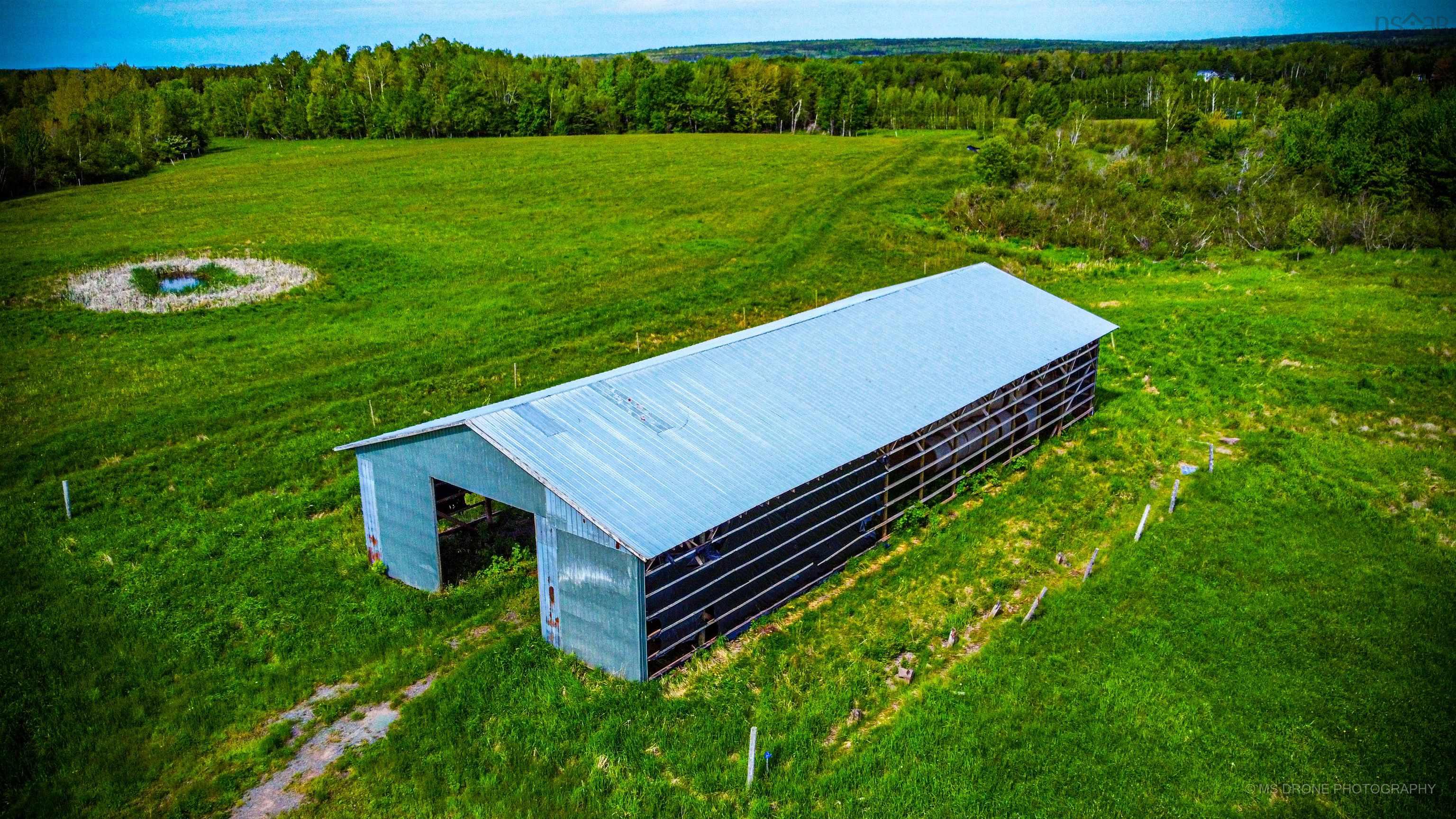 $659,900.00: 7729 Highway 321, Roslin