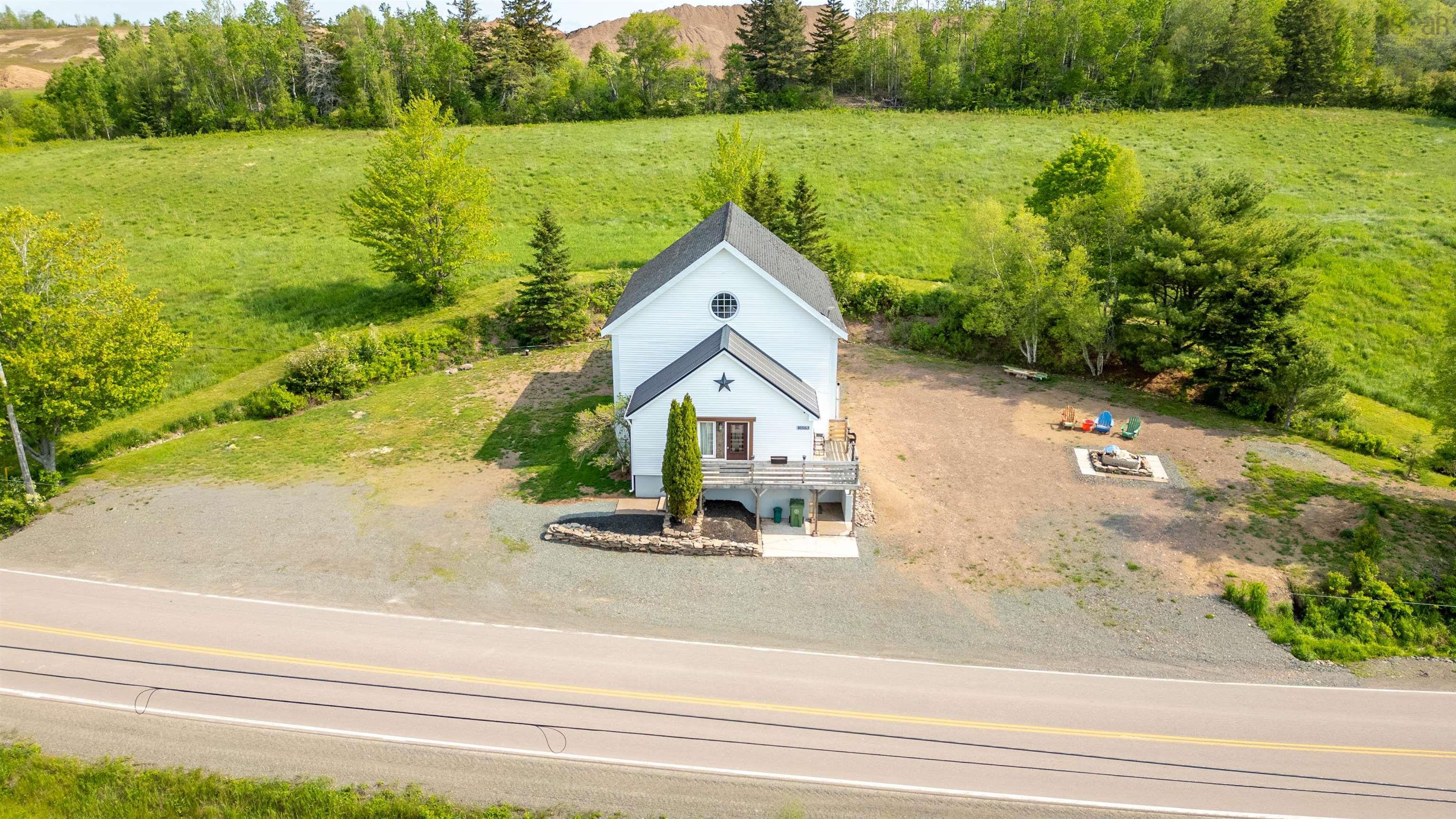 $324,900.00: 10563 Highway 2, Mapleton