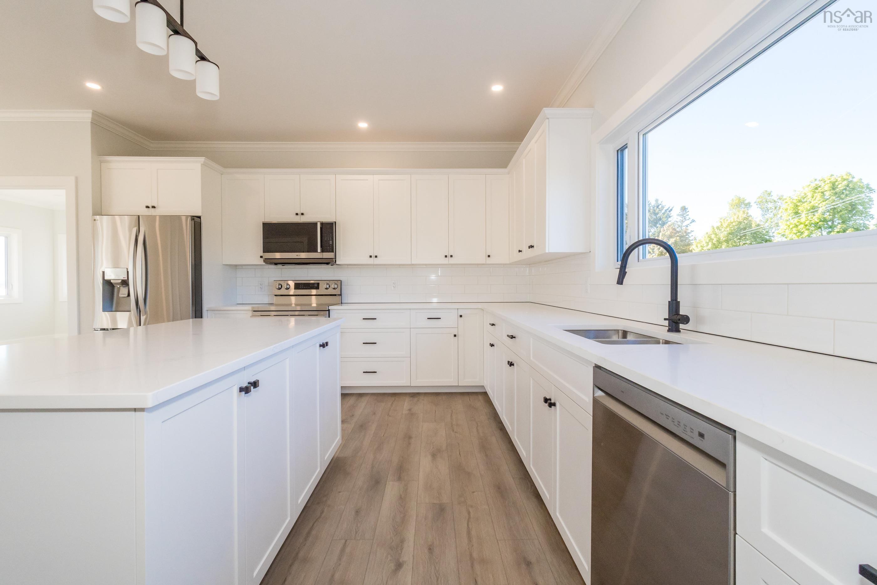 $595,000.00: 41 Colonial Arms Drive, Deep Brook