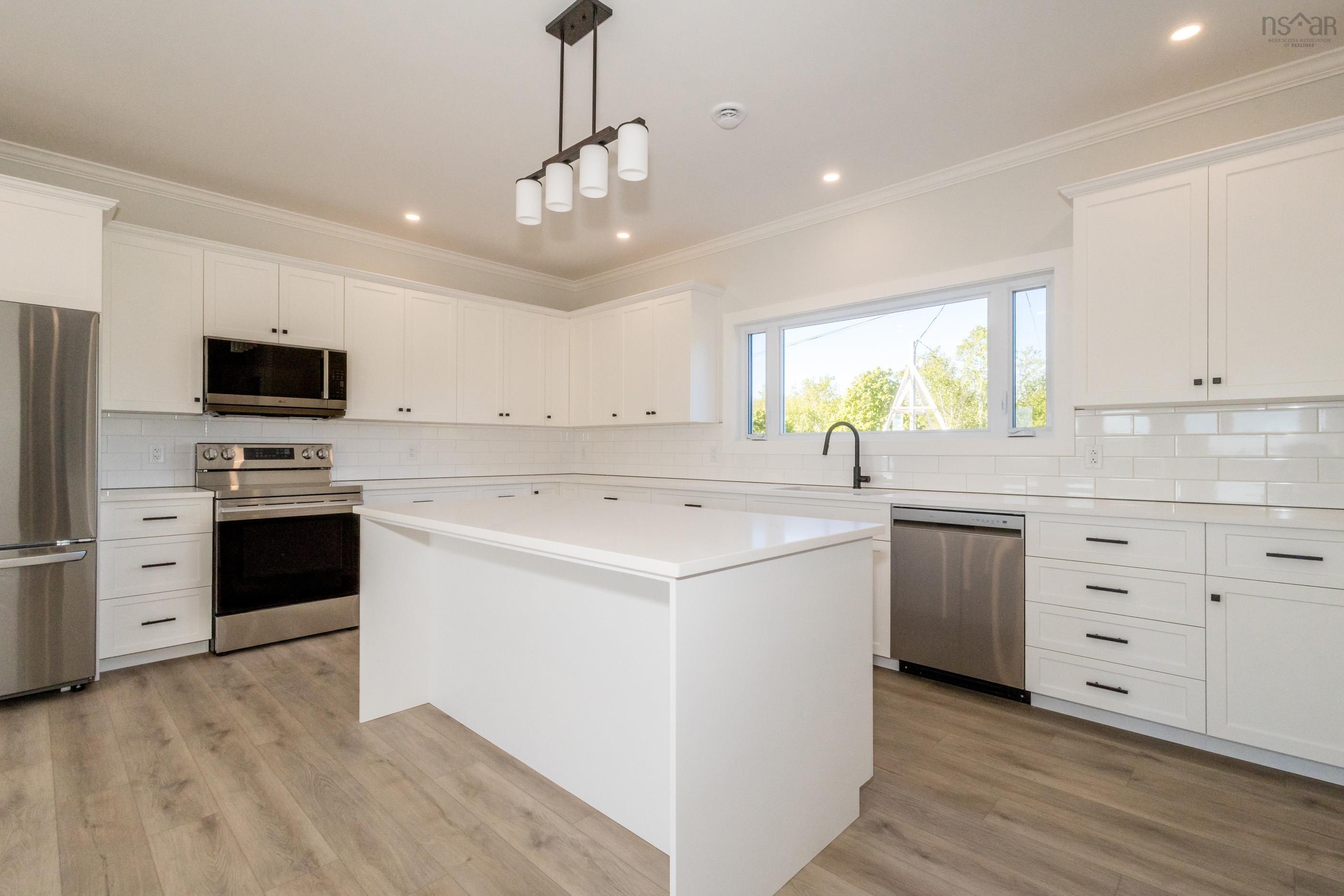 $595,000.00: 41 Colonial Arms Drive, Deep Brook