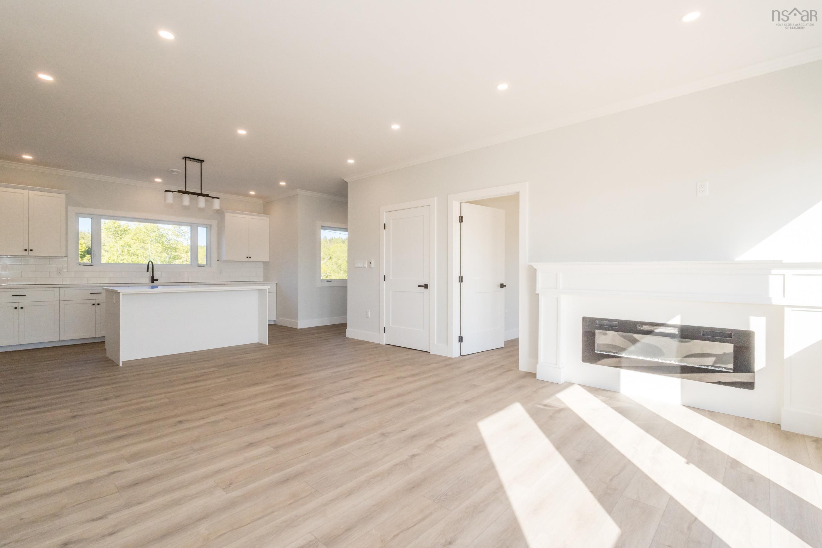 $595,000.00: 41 Colonial Arms Drive, Deep Brook