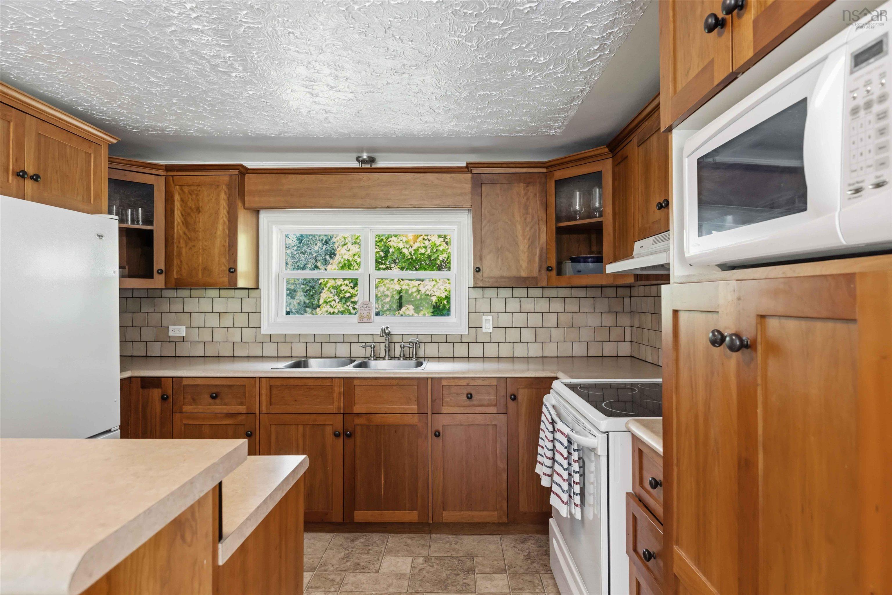$1,100,000.00: 34 Palmer Lake Drive, Windsor Forks