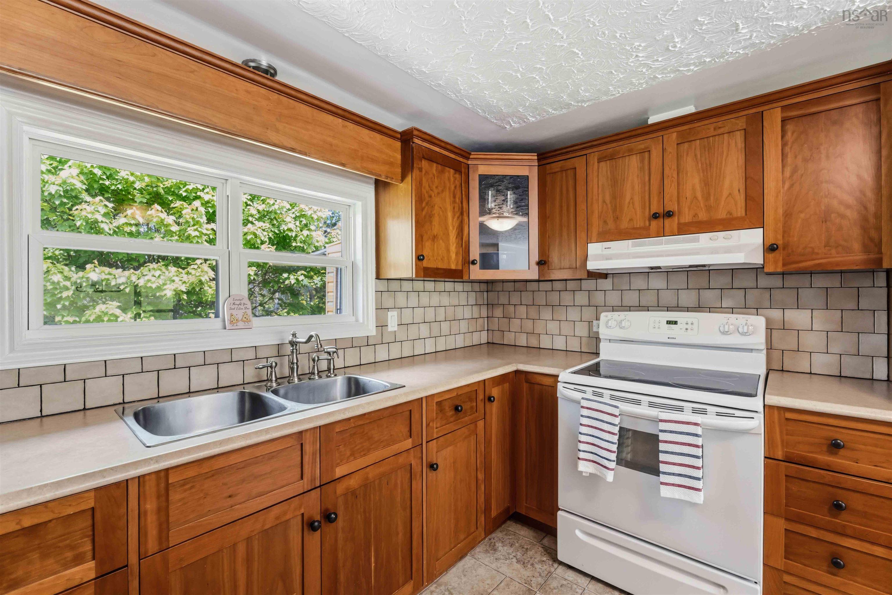 $1,100,000.00: 34 Palmer Lake Drive, Windsor Forks