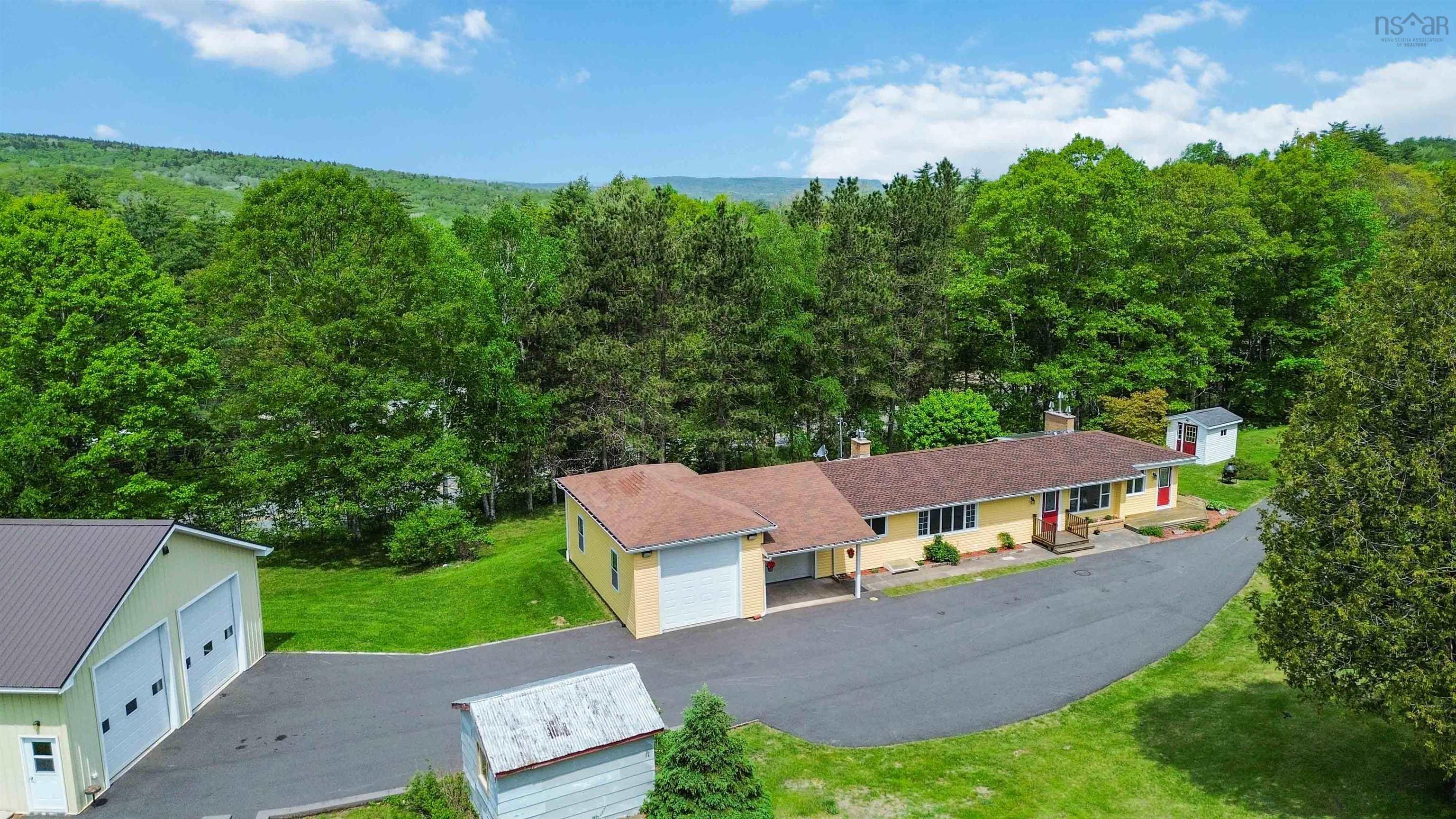 $1,100,000.00: 34 Palmer Lake Drive, Windsor Forks