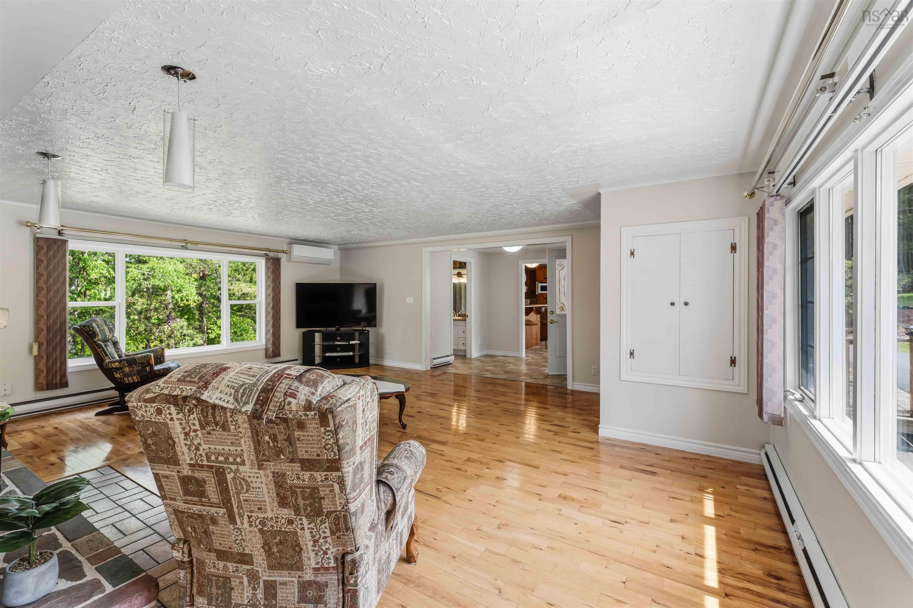 $1,100,000.00: 34 Palmer Lake Drive, Windsor Forks