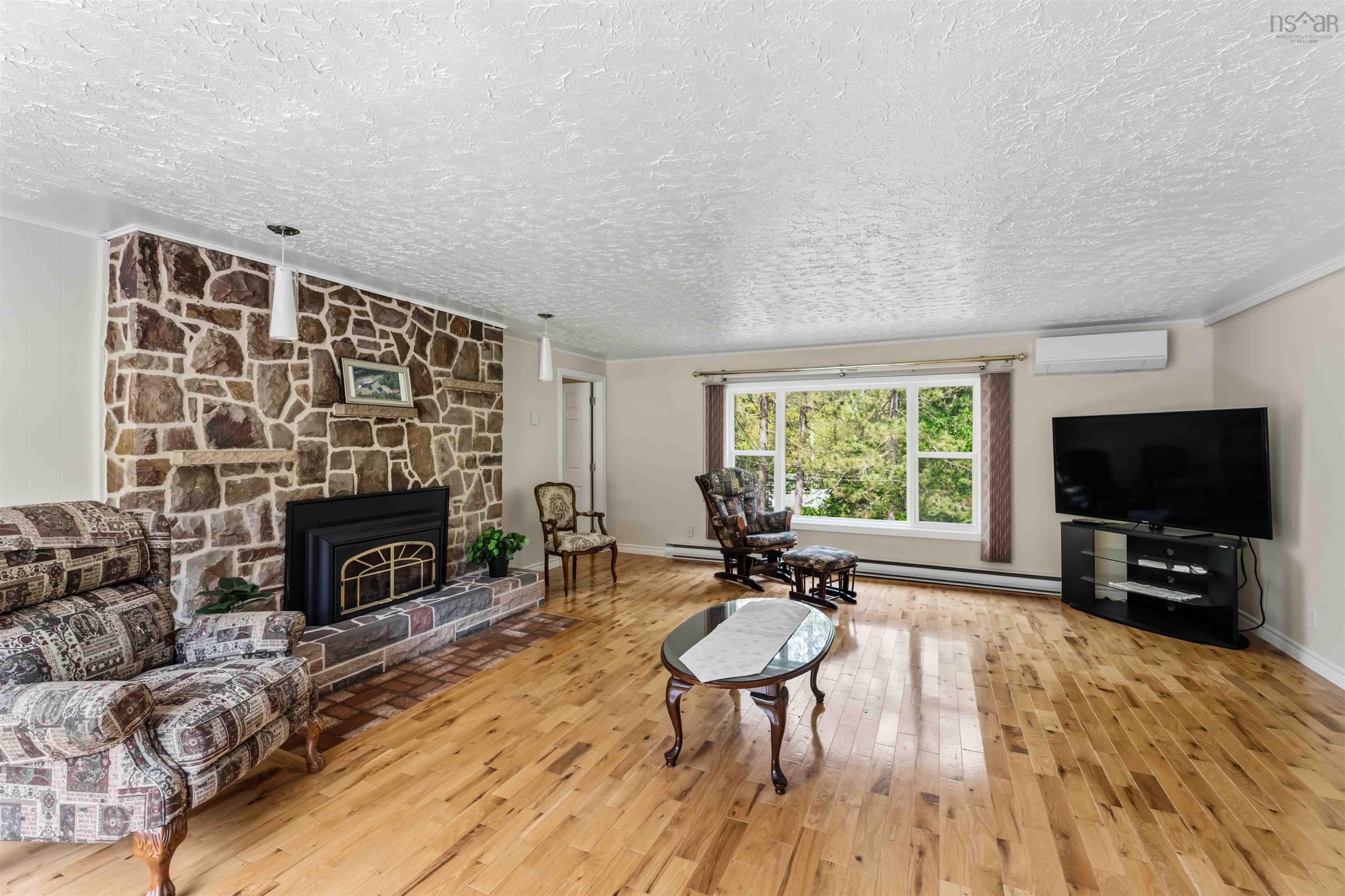 $1,100,000.00: 34 Palmer Lake Drive, Windsor Forks