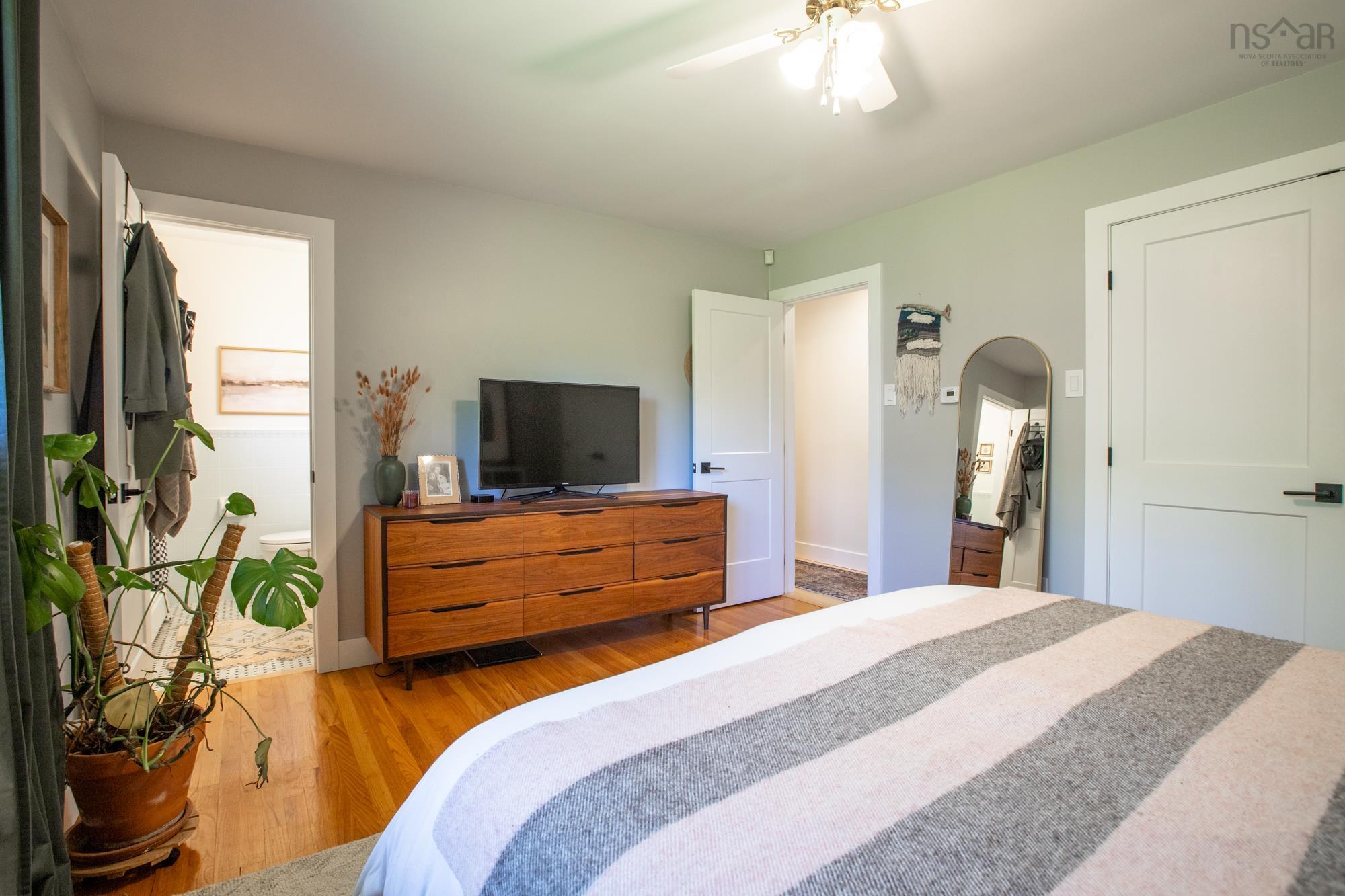 17 Hillwood Crescent, Clayton Park, NS (MLS 202613699)