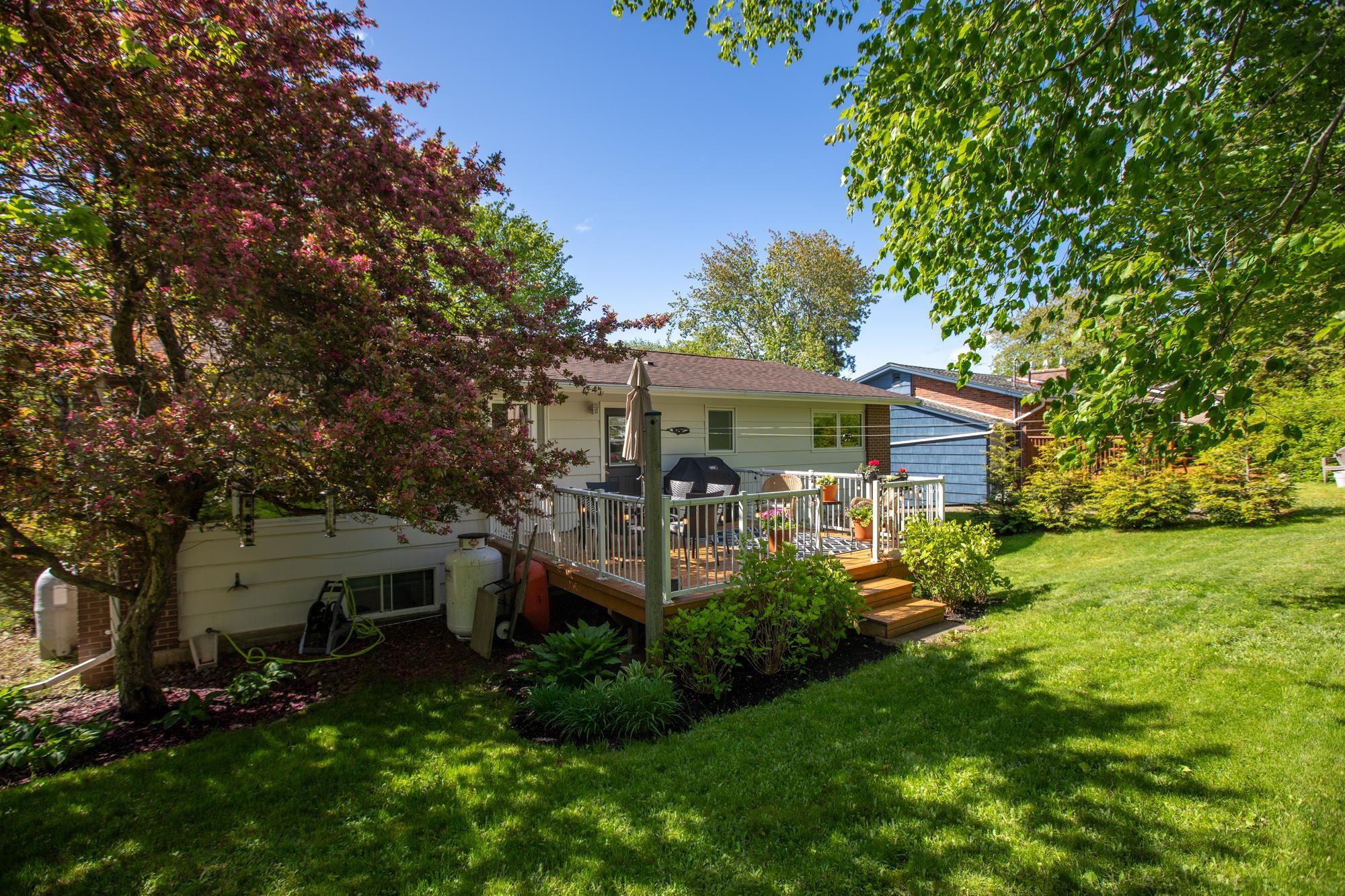 17 Hillwood Crescent, Clayton Park, NS (MLS 202613699)