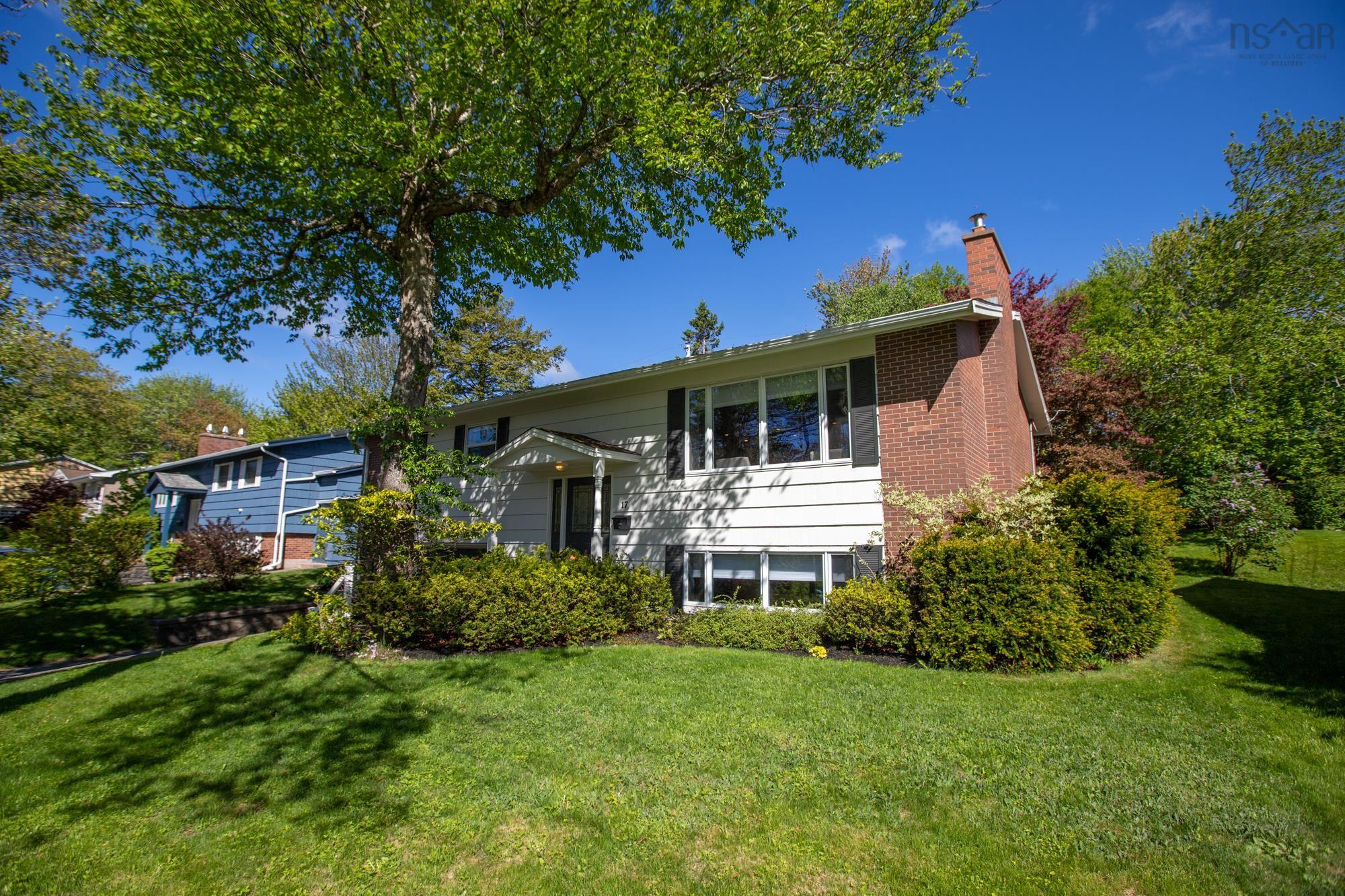 17 Hillwood Crescent, Clayton Park, NS (MLS 202613699)