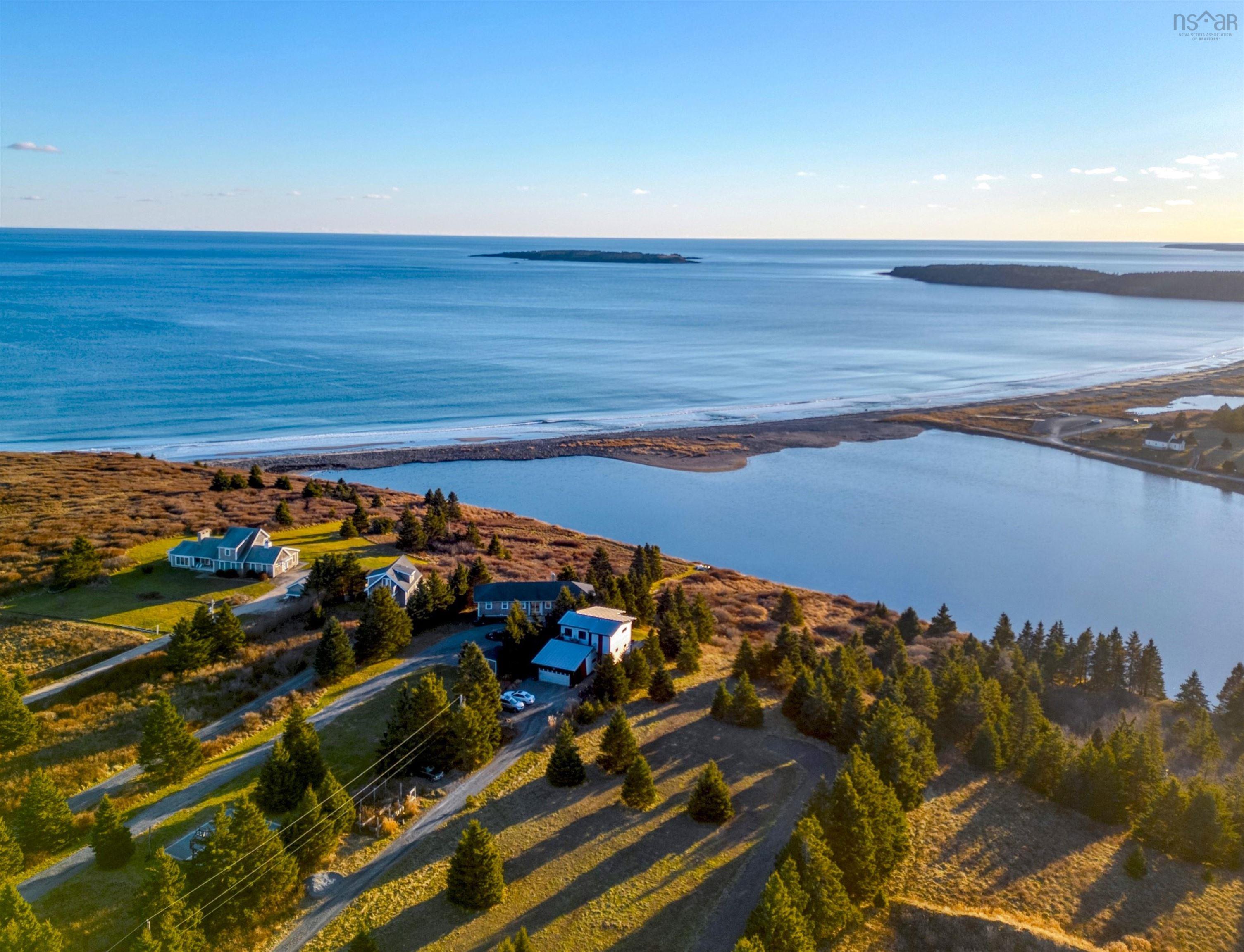 $1,295,000.00: 66 Beach Hill Road, Kingsburg
