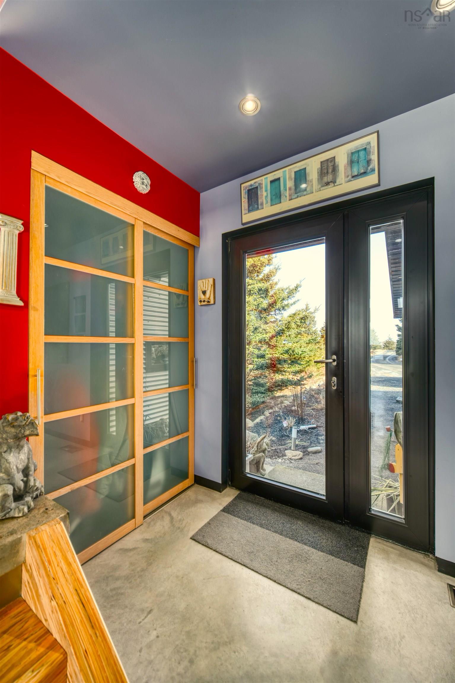 $1,295,000.00: 66 Beach Hill Road, Kingsburg