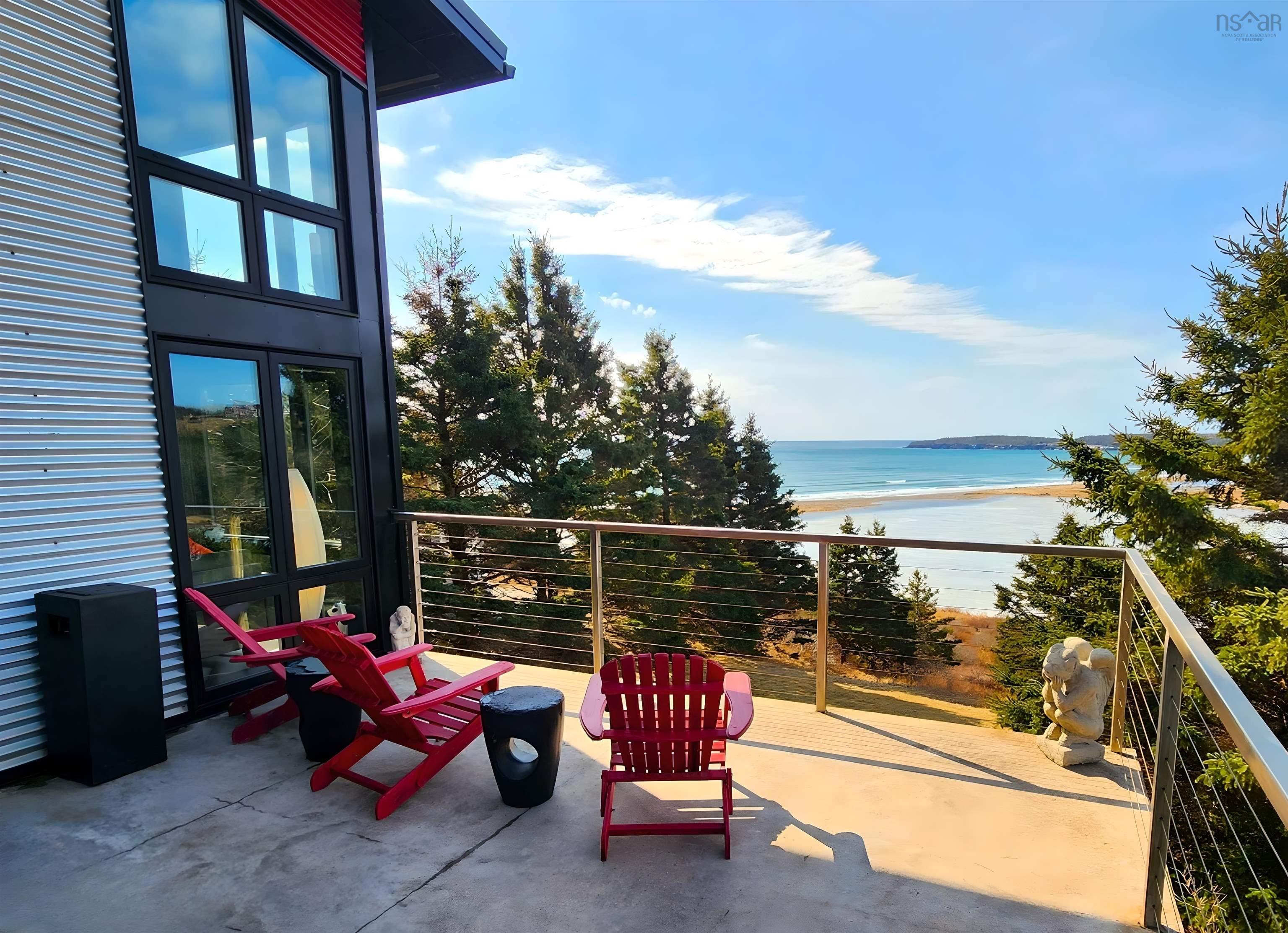 $1,295,000.00: 66 Beach Hill Road, Kingsburg