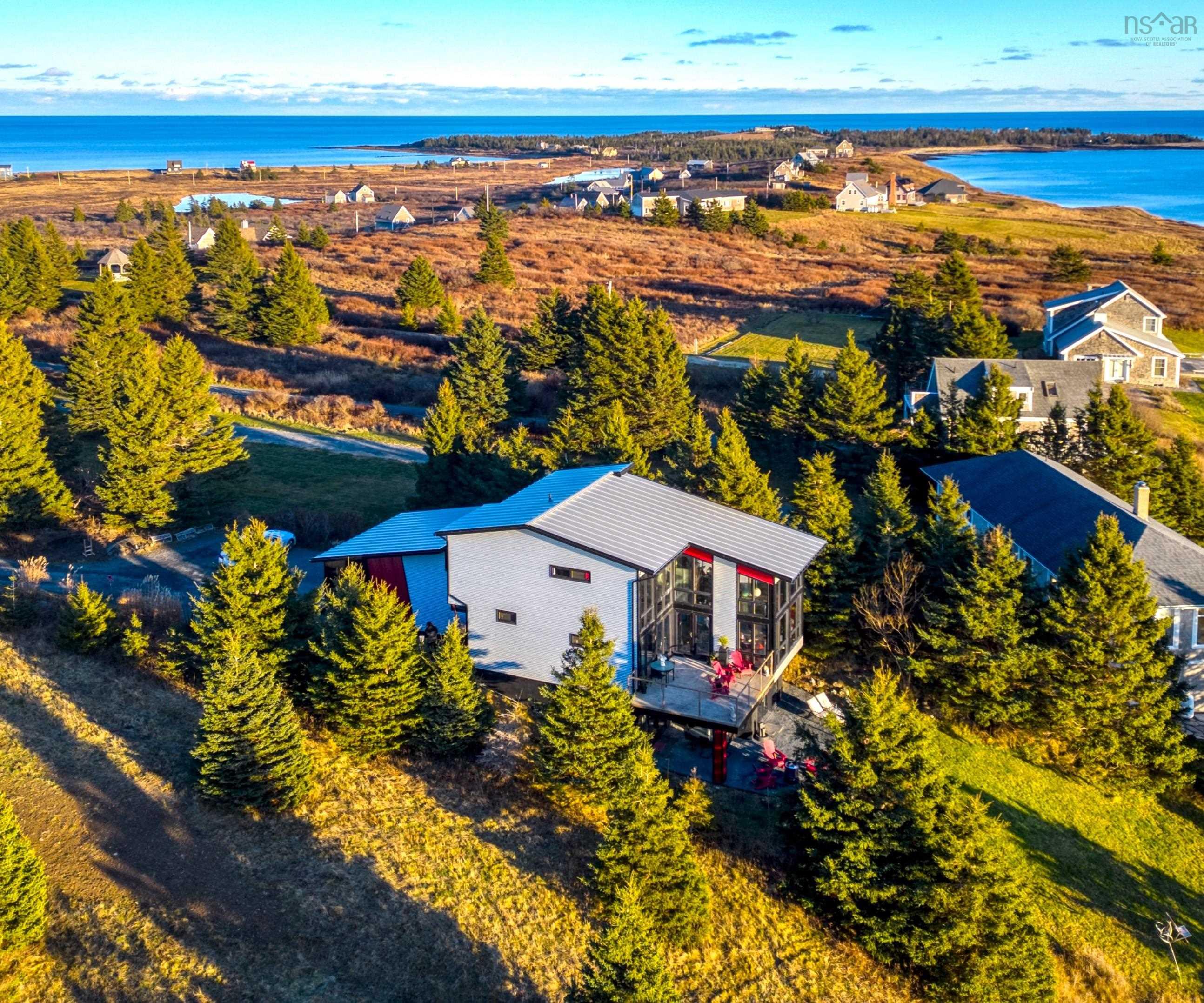 $1,295,000.00: 66 Beach Hill Road, Kingsburg