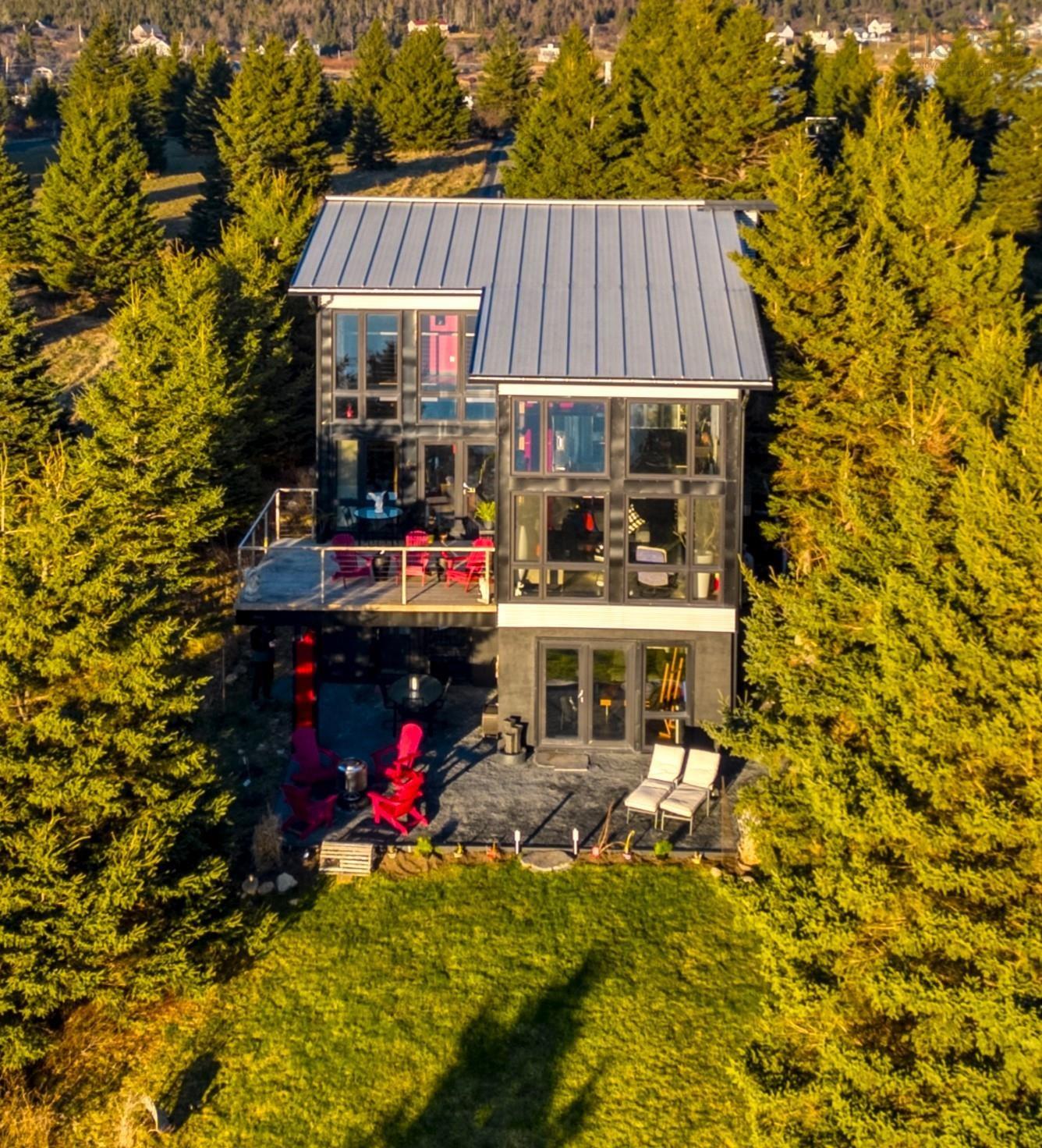 $1,295,000.00: 66 Beach Hill Road, Kingsburg