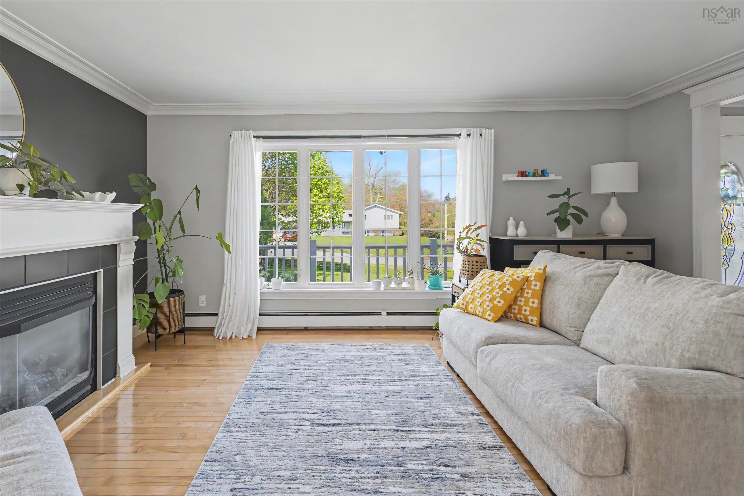 $499,999.00: 48 Waterville Drive, Howie Centre