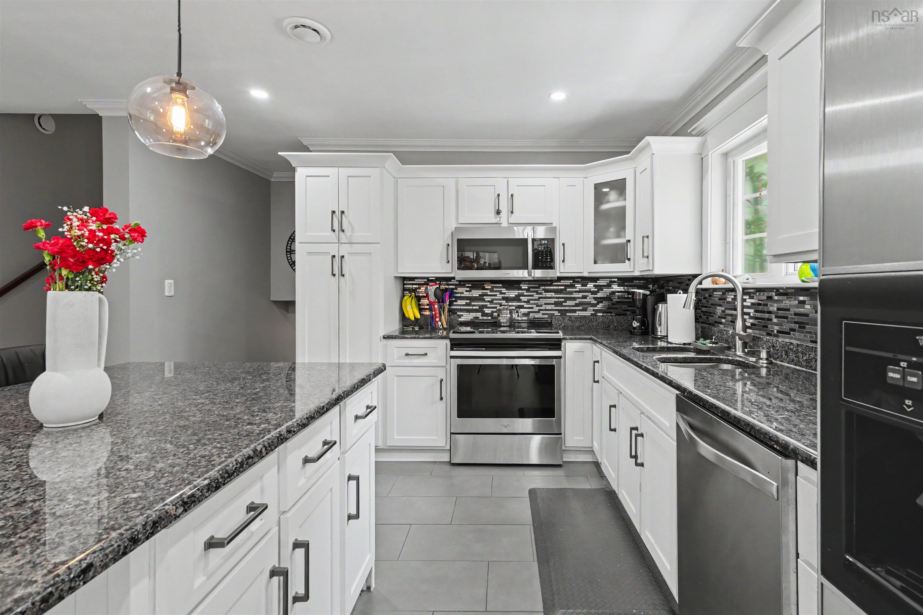 $499,999.00: 48 Waterville Drive, Howie Centre