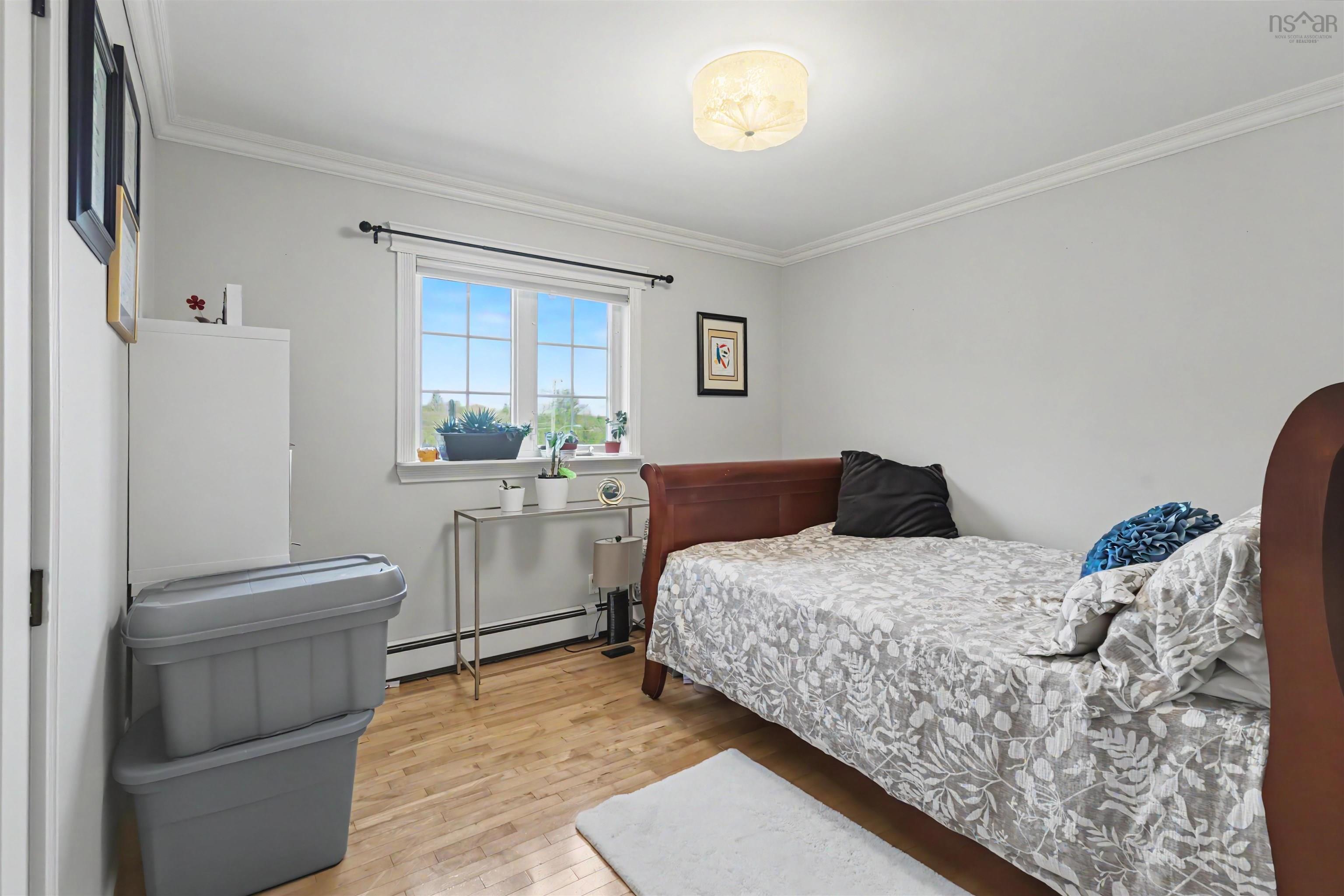 $499,999.00: 48 Waterville Drive, Howie Centre