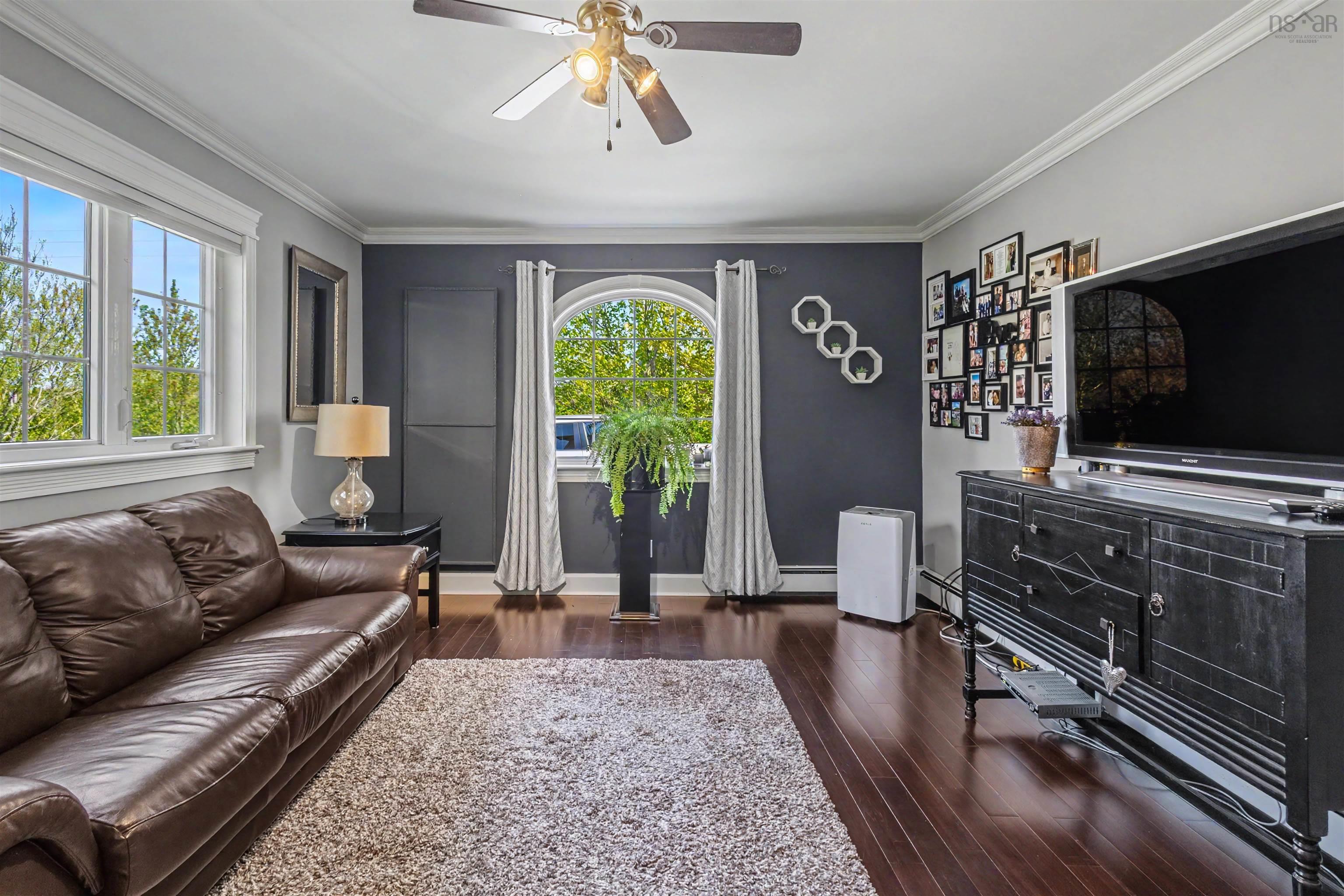 $499,999.00: 48 Waterville Drive, Howie Centre
