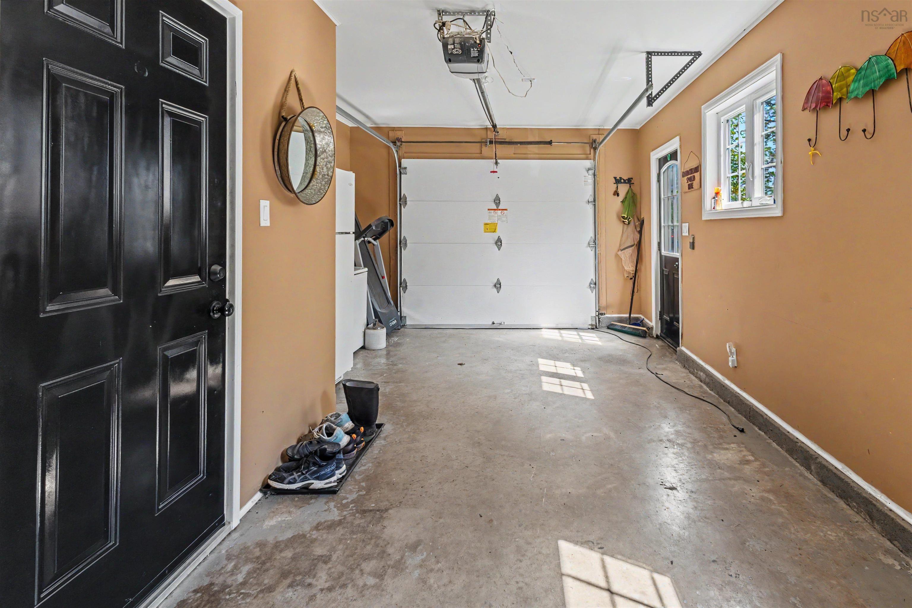 $499,999.00: 48 Waterville Drive, Howie Centre