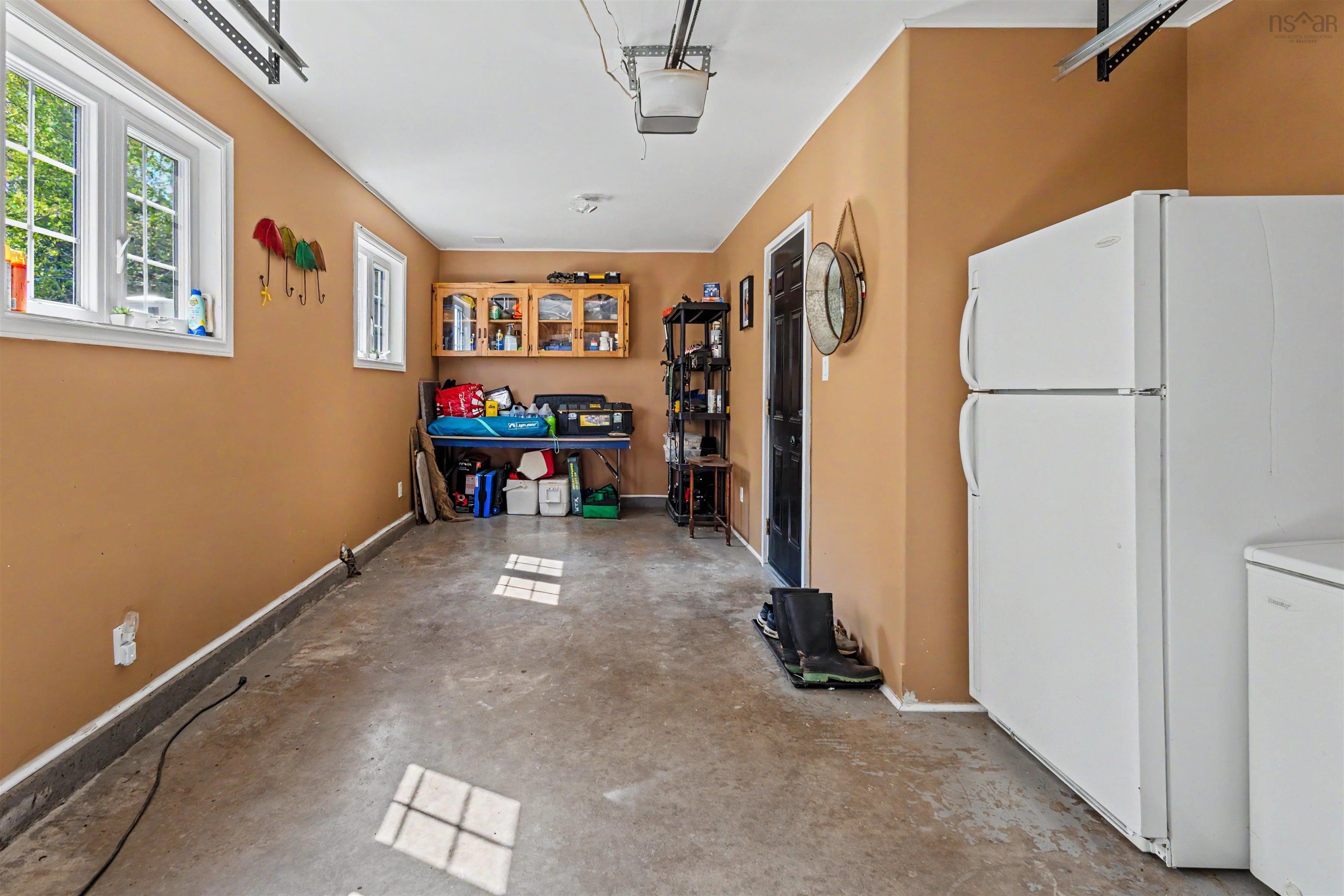 $499,999.00: 48 Waterville Drive, Howie Centre