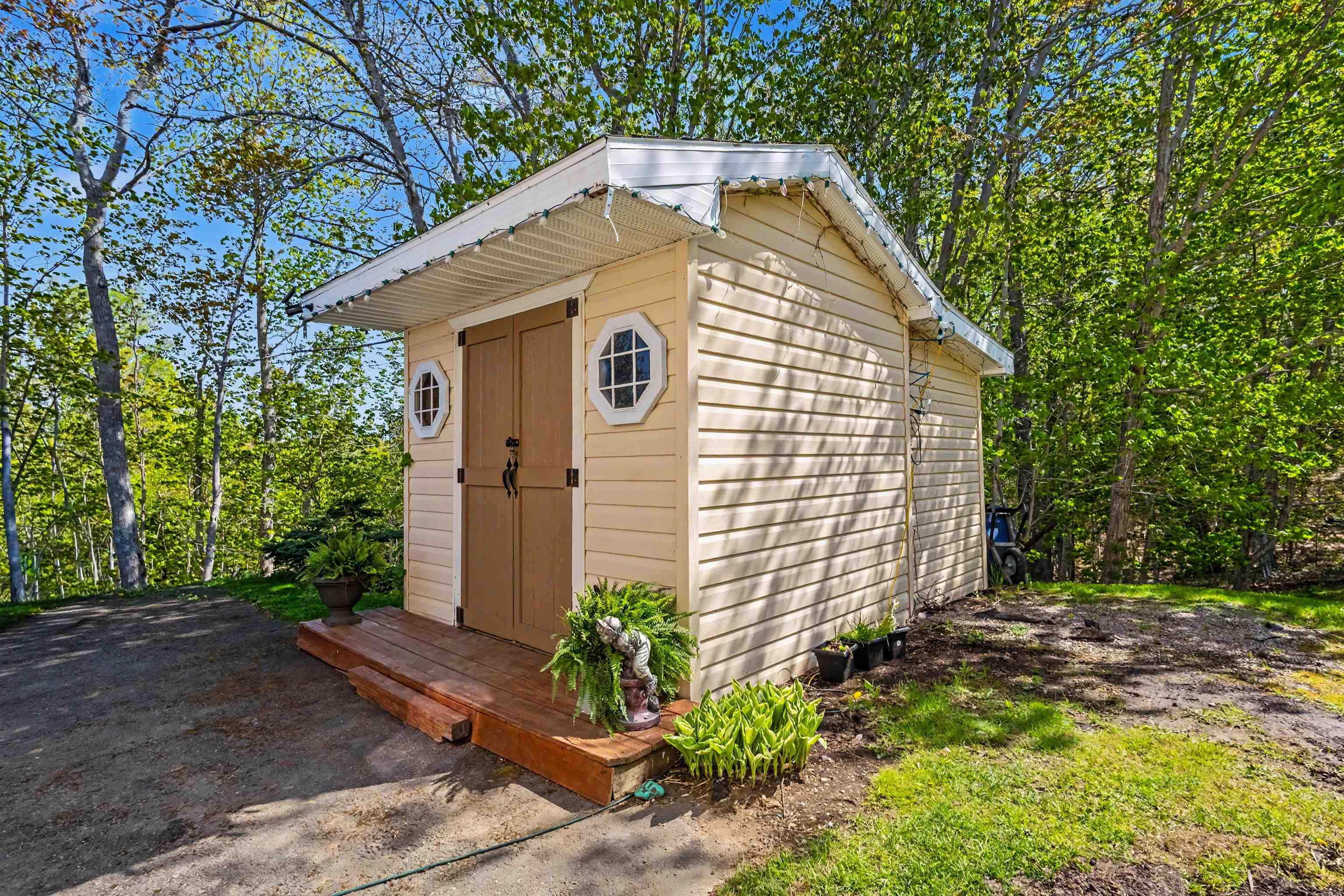 $499,999.00: 48 Waterville Drive, Howie Centre