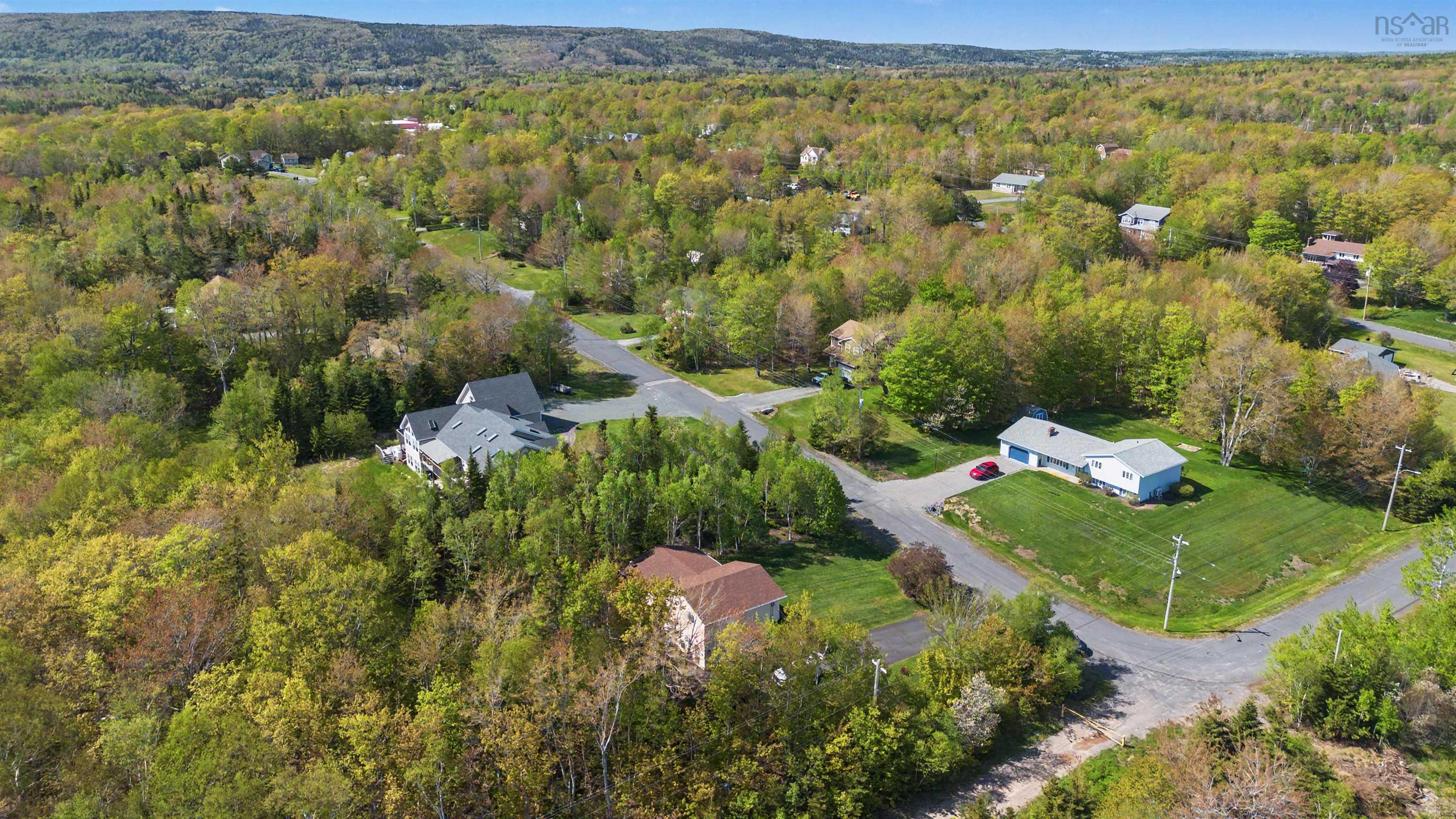 $499,999.00: 48 Waterville Drive, Howie Centre