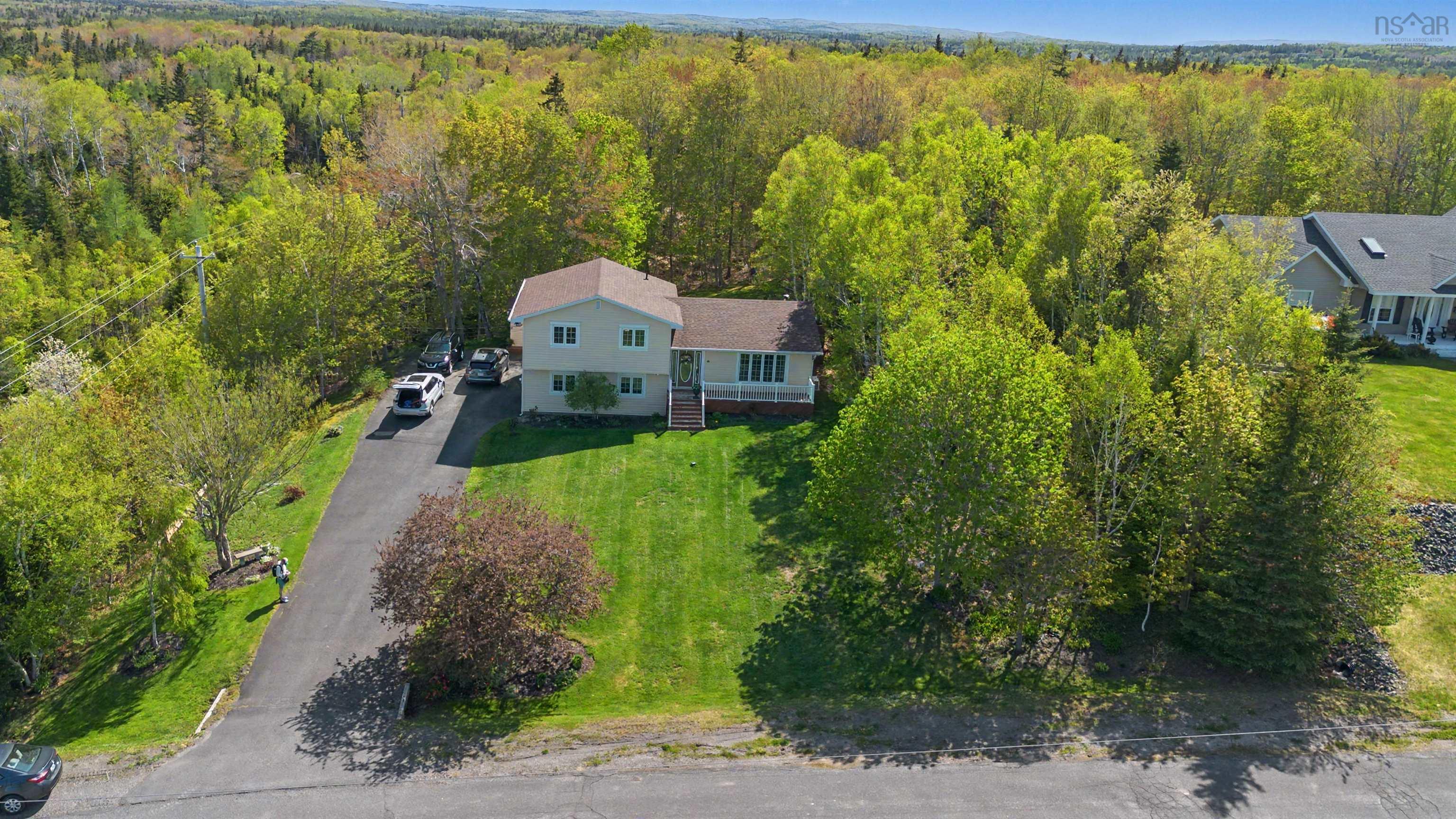 $499,999.00: 48 Waterville Drive, Howie Centre