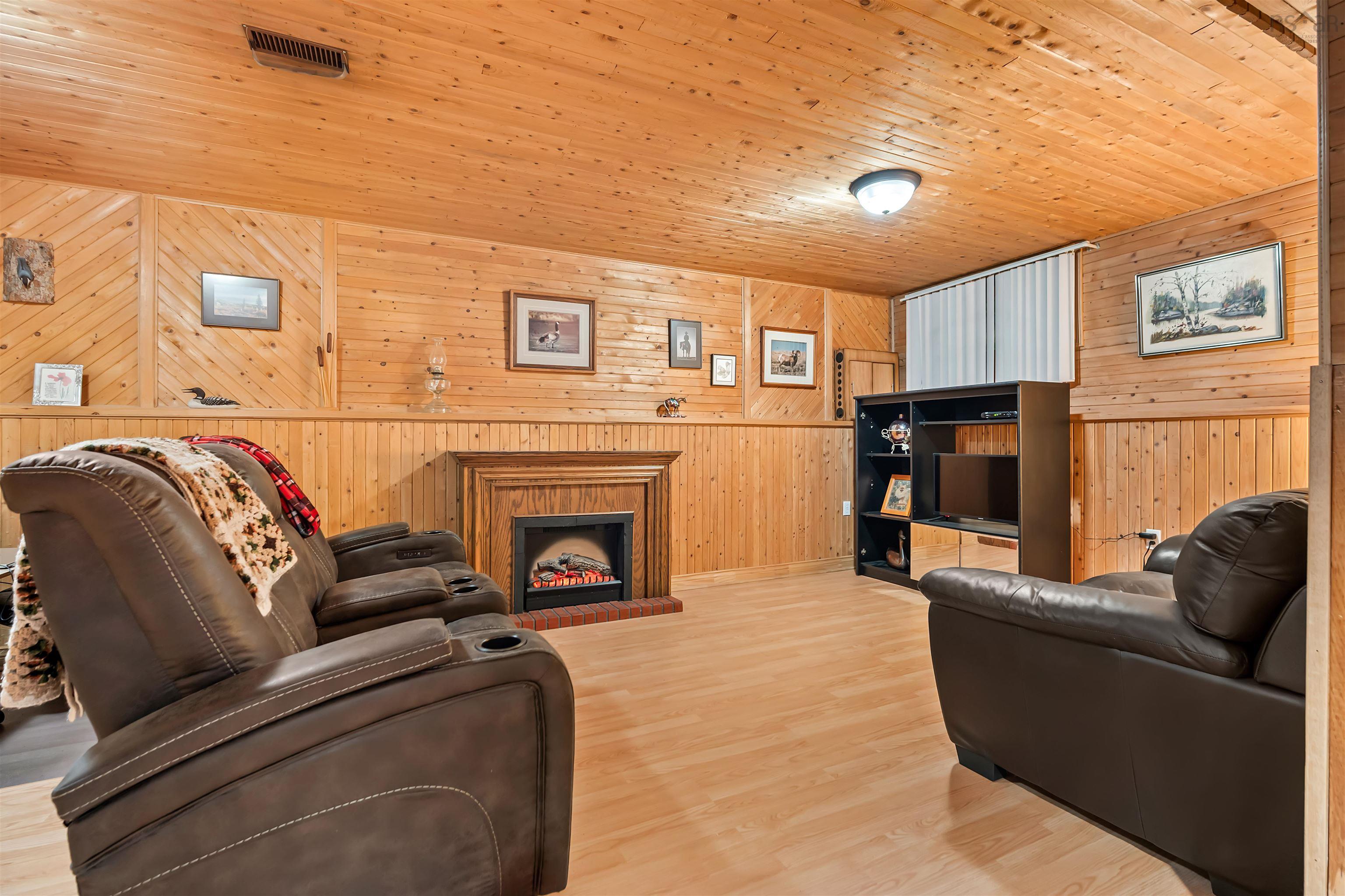 $429,900.00: 99 Gloria Lane, Carrolls Corner