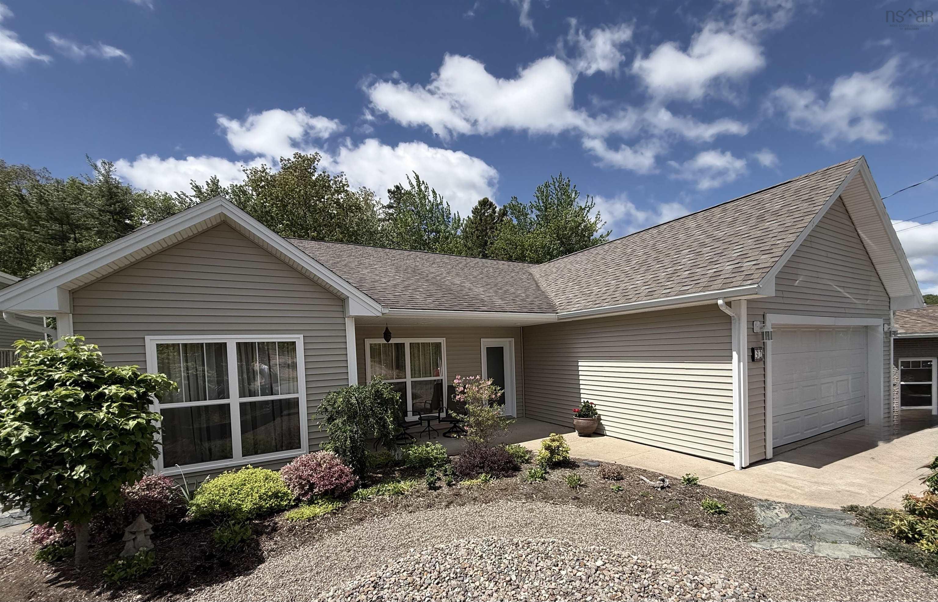 $549,000.00: 32 Roundhouse Drive, Bridgewater