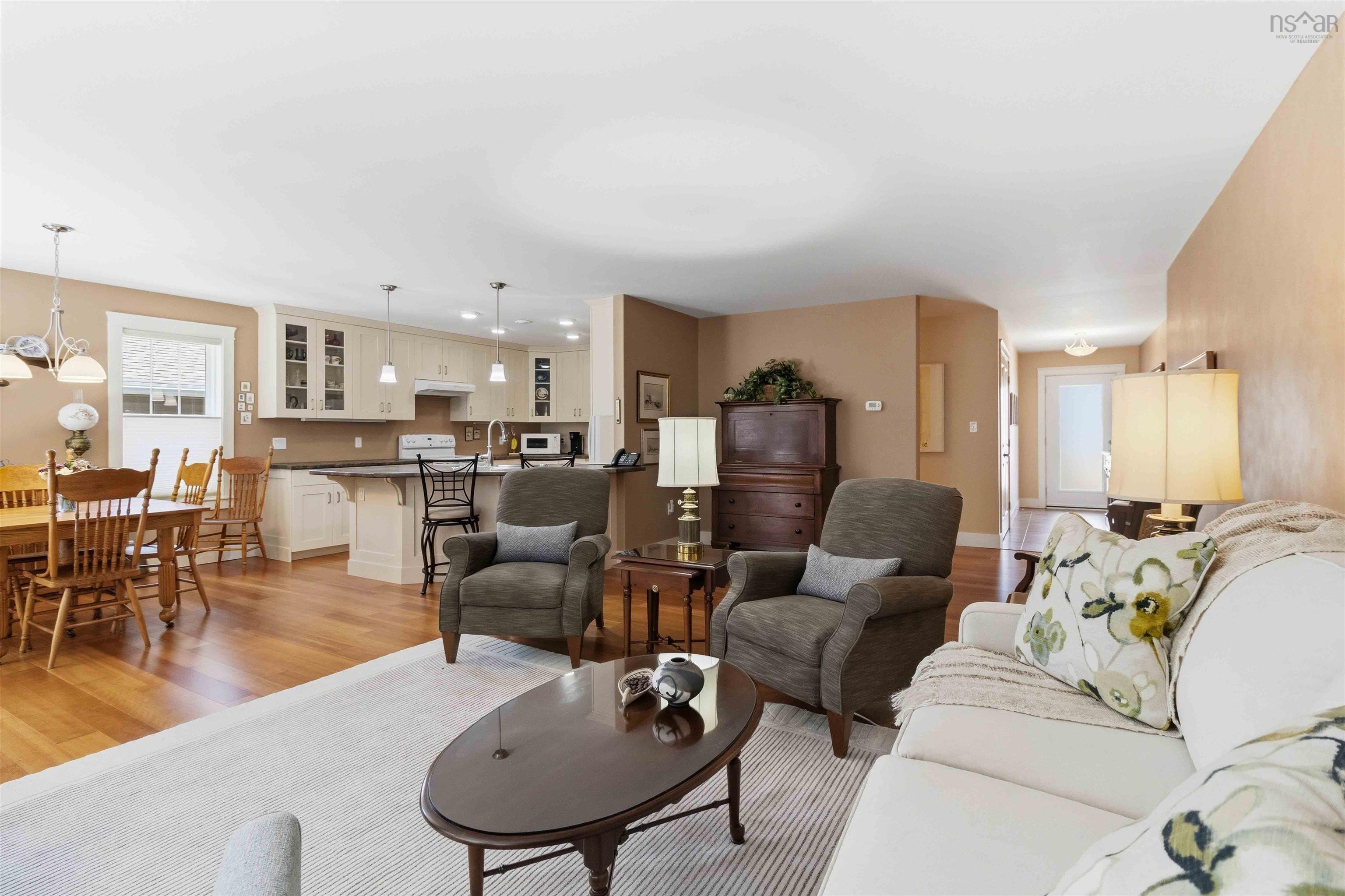 $549,000.00: 32 Roundhouse Drive, Bridgewater
