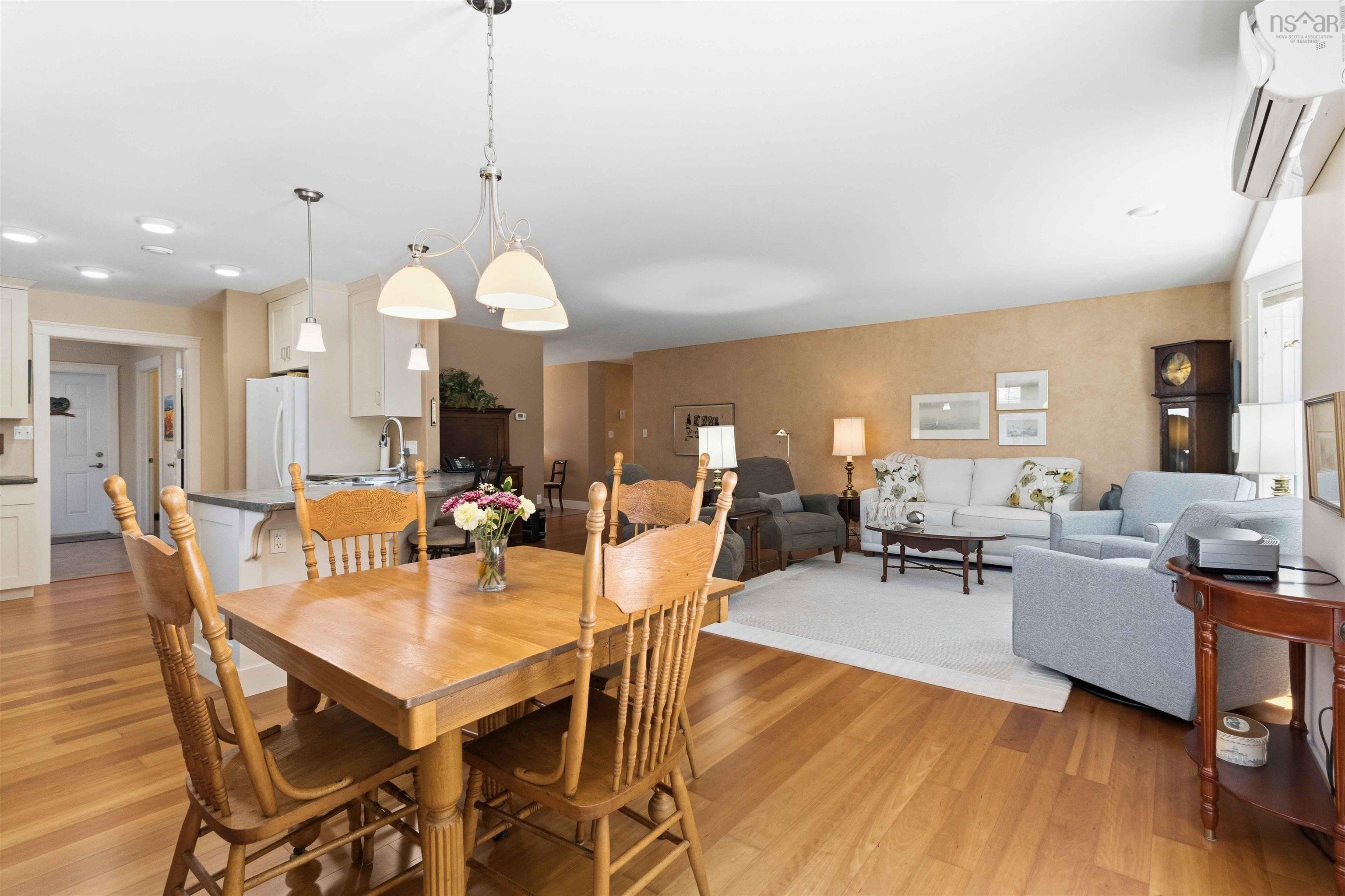 $549,000.00: 32 Roundhouse Drive, Bridgewater