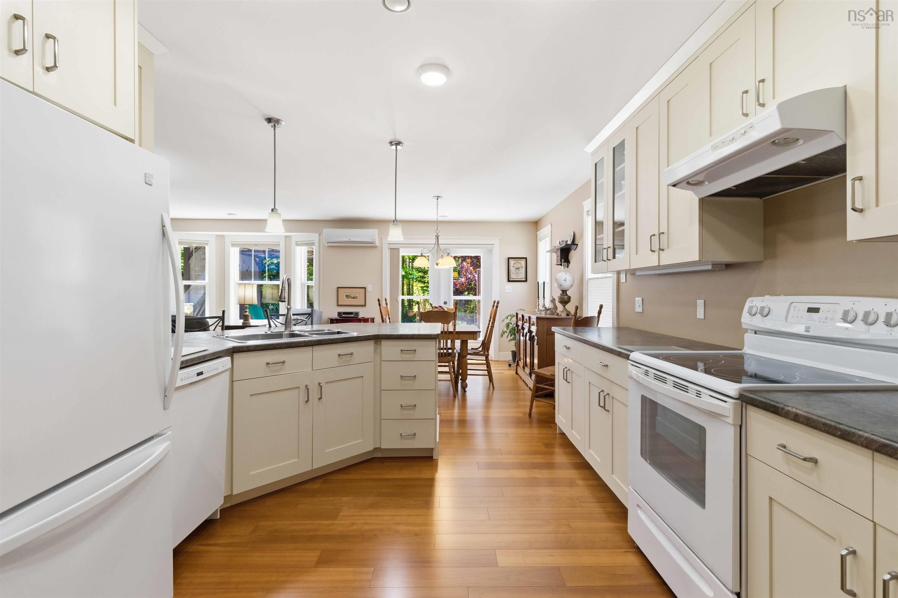 $549,000.00: 32 Roundhouse Drive, Bridgewater