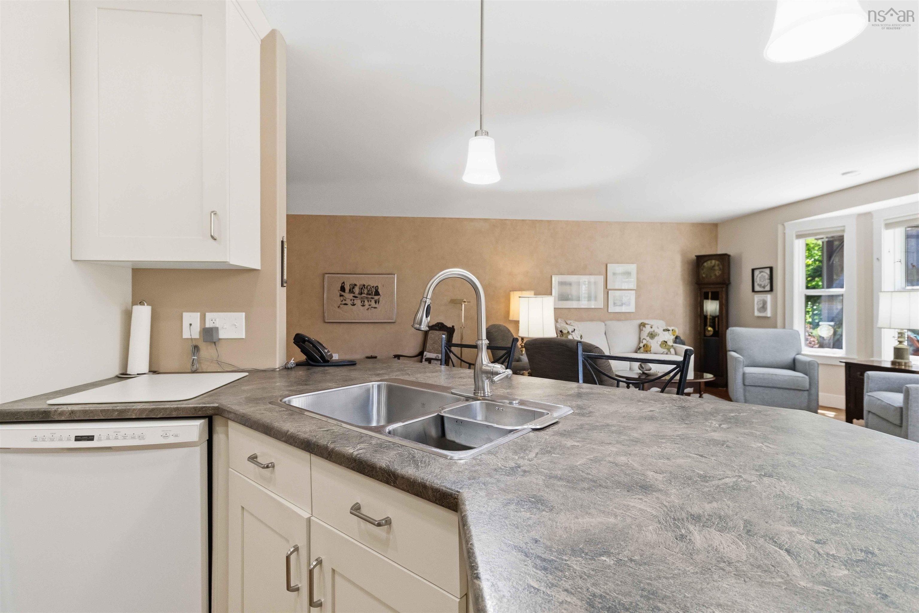 $549,000.00: 32 Roundhouse Drive, Bridgewater