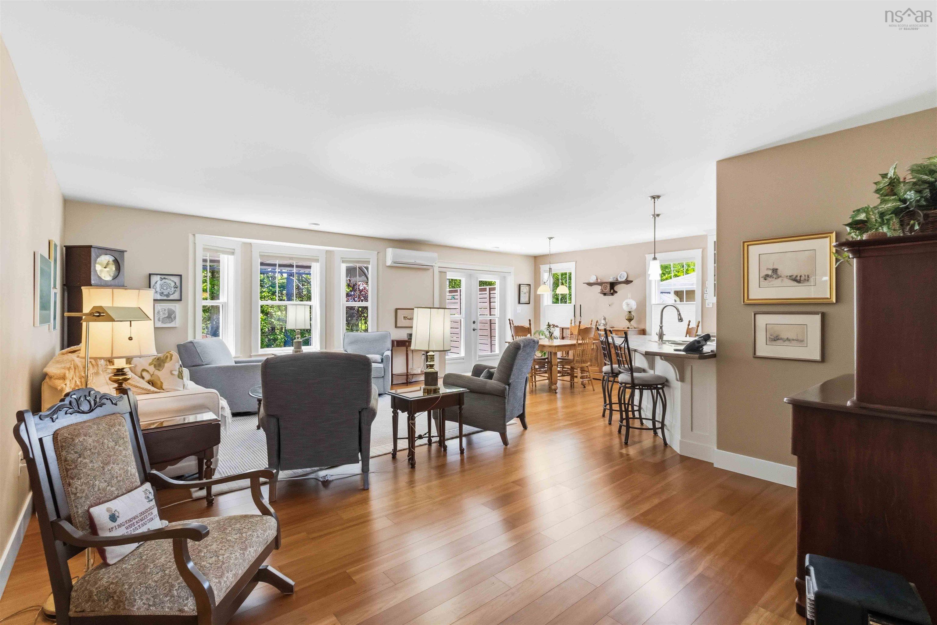 $549,000.00: 32 Roundhouse Drive, Bridgewater