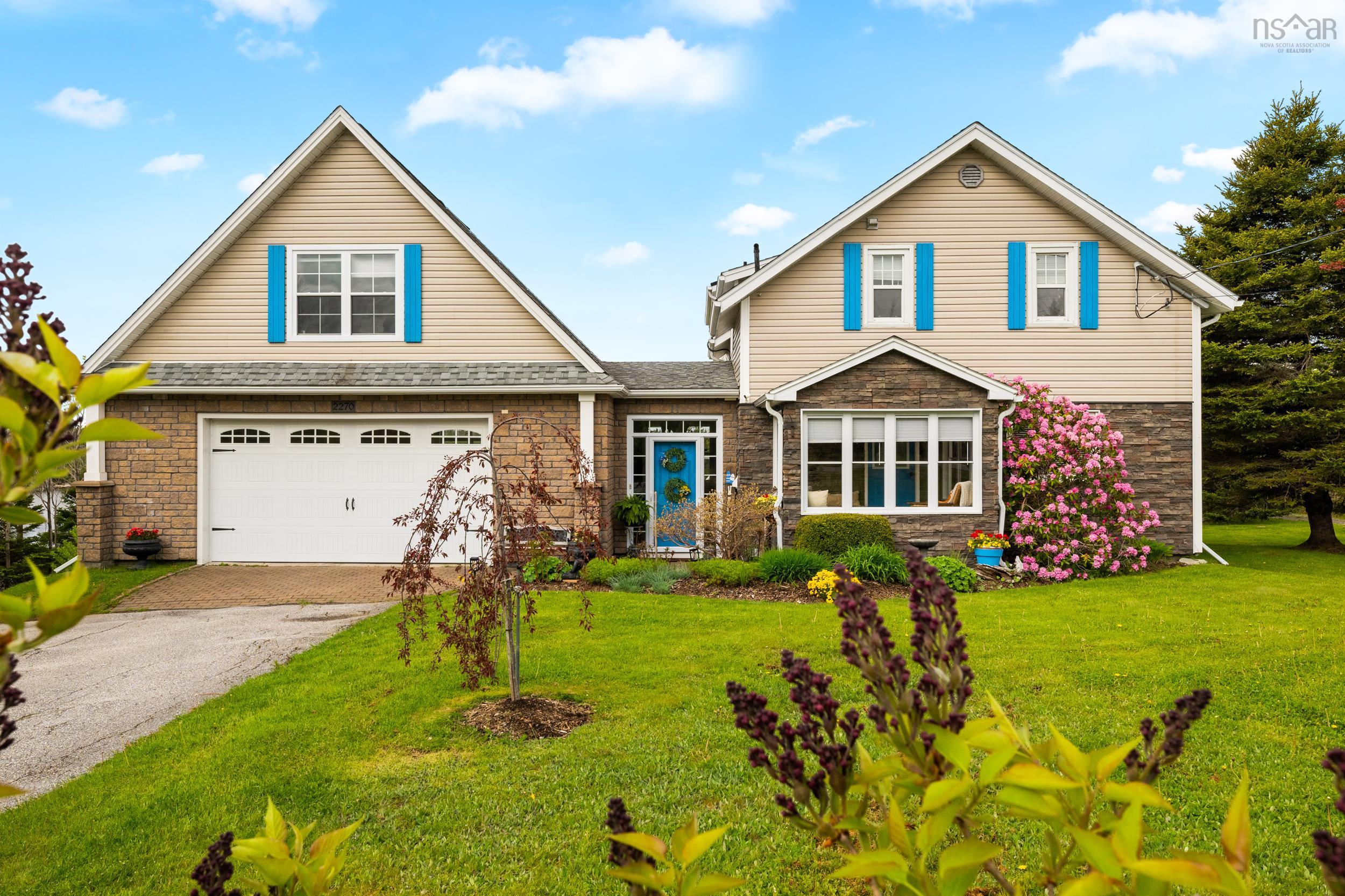 $799,900.00: 2270 Ostrea Lake Rd. Road, Ostrea Lake