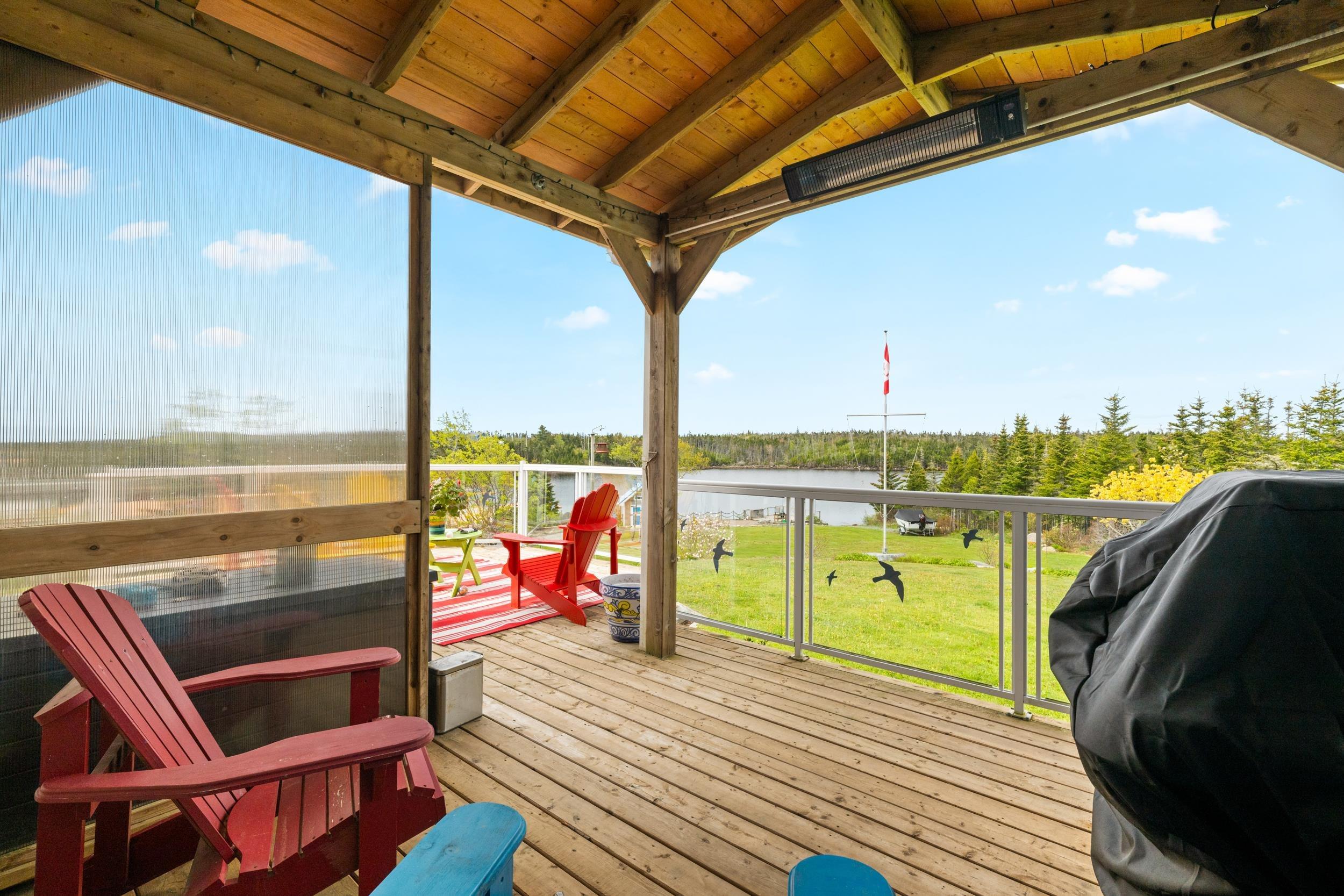 $799,900.00: 2270 Ostrea Lake Rd. Road, Ostrea Lake