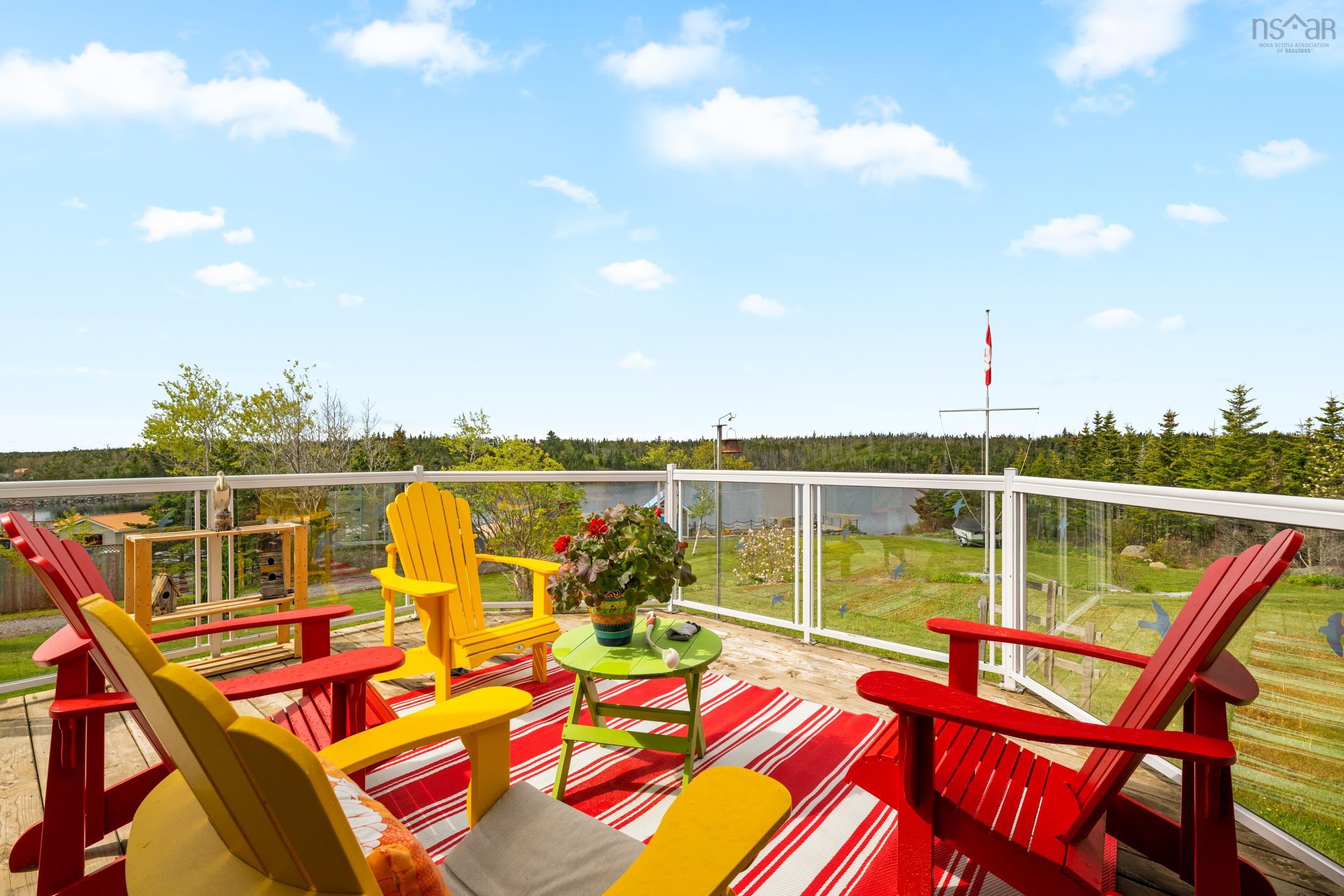 $799,900.00: 2270 Ostrea Lake Rd. Road, Ostrea Lake