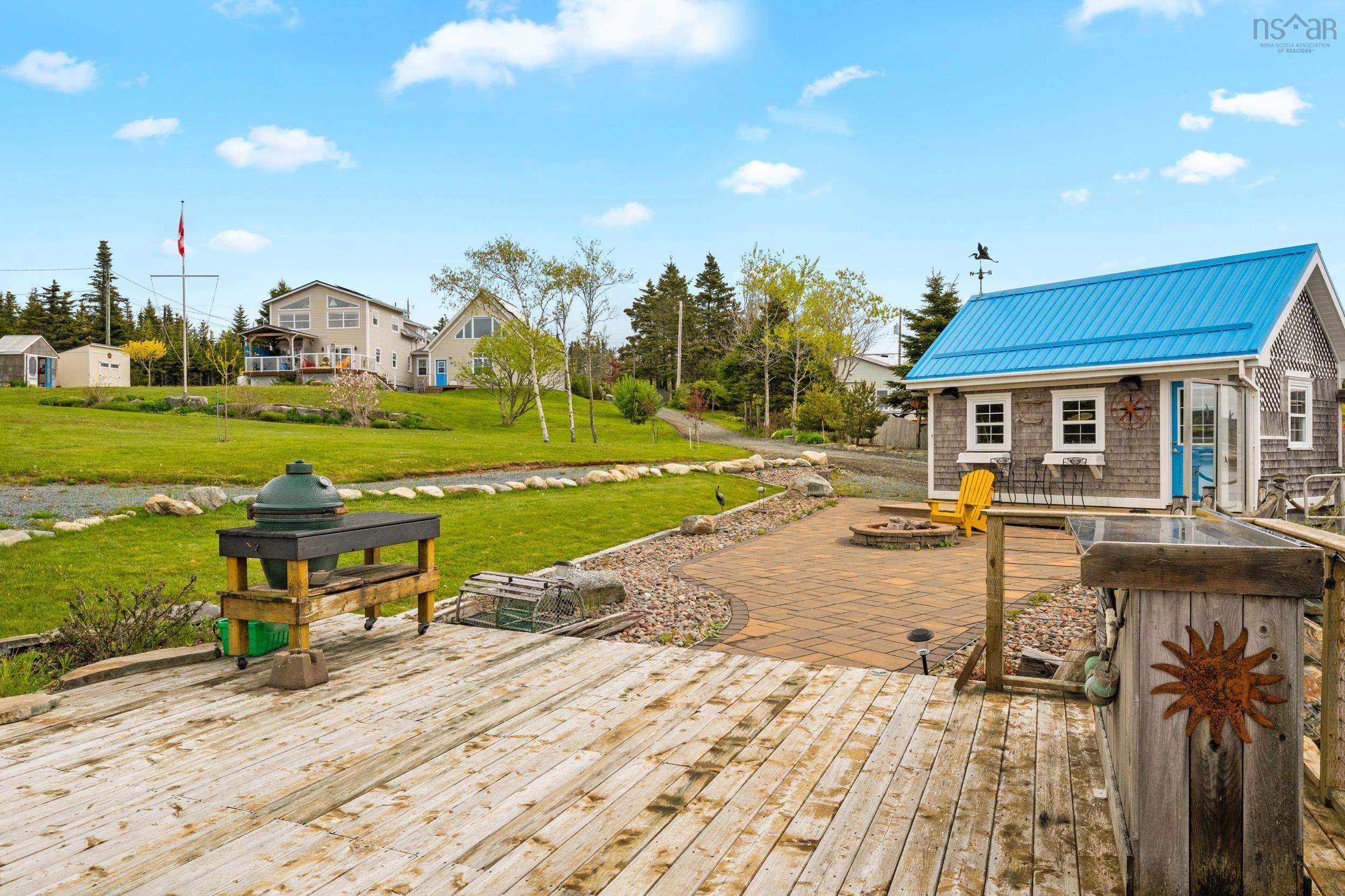 $799,900.00: 2270 Ostrea Lake Rd. Road, Ostrea Lake