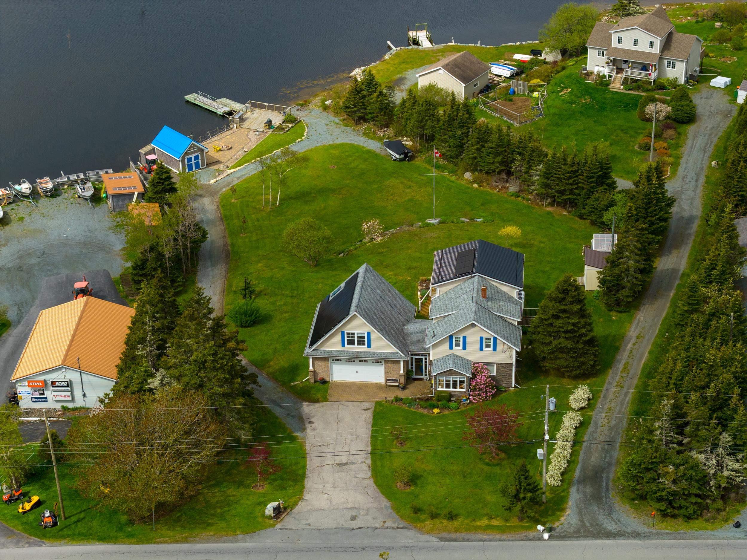 $799,900.00: 2270 Ostrea Lake Rd. Road, Ostrea Lake